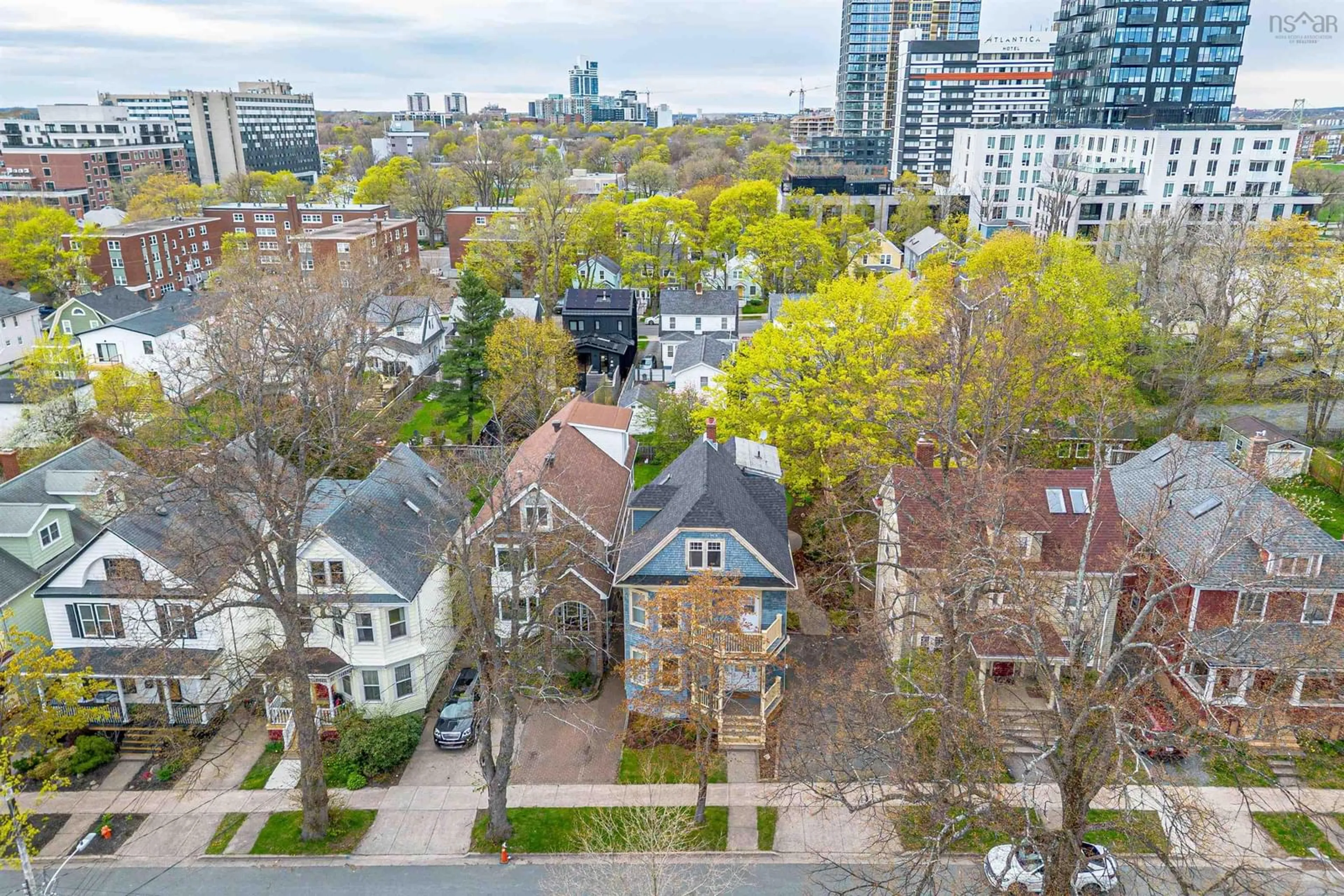 A pic from outside/outdoor area/front of a property/back of a property/a pic from drone, city buildings view from balcony for 6041 Cherry St #6039, Halifax Nova Scotia B3H 2K4