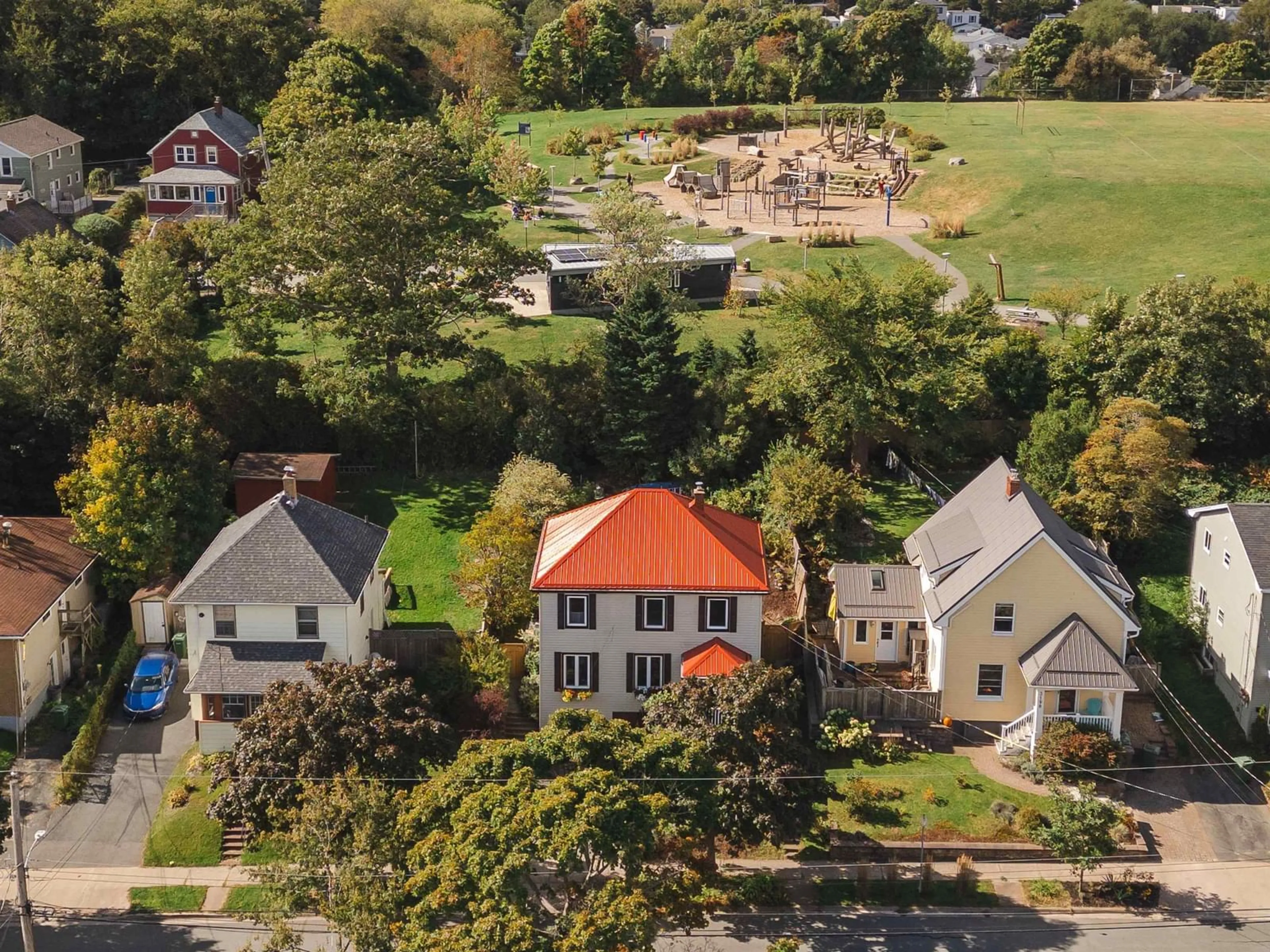 A pic from outside/outdoor area/front of a property/back of a property/a pic from drone, unknown for 3184 Union St, Halifax Nova Scotia B3K 5H1