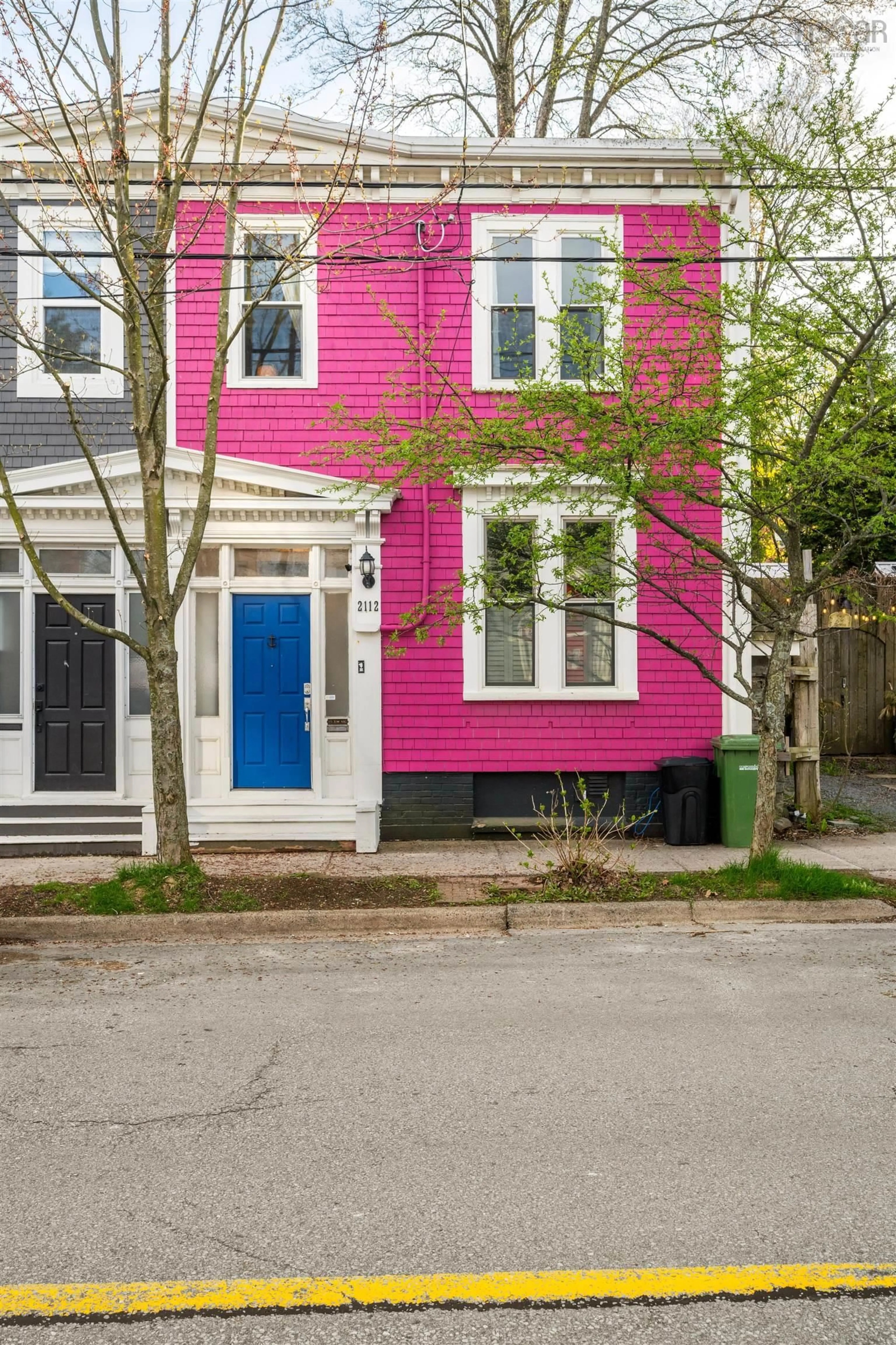 Home with vinyl exterior material, street for 2112 Brunswick St, Halifax Nova Scotia B3K 2Y8