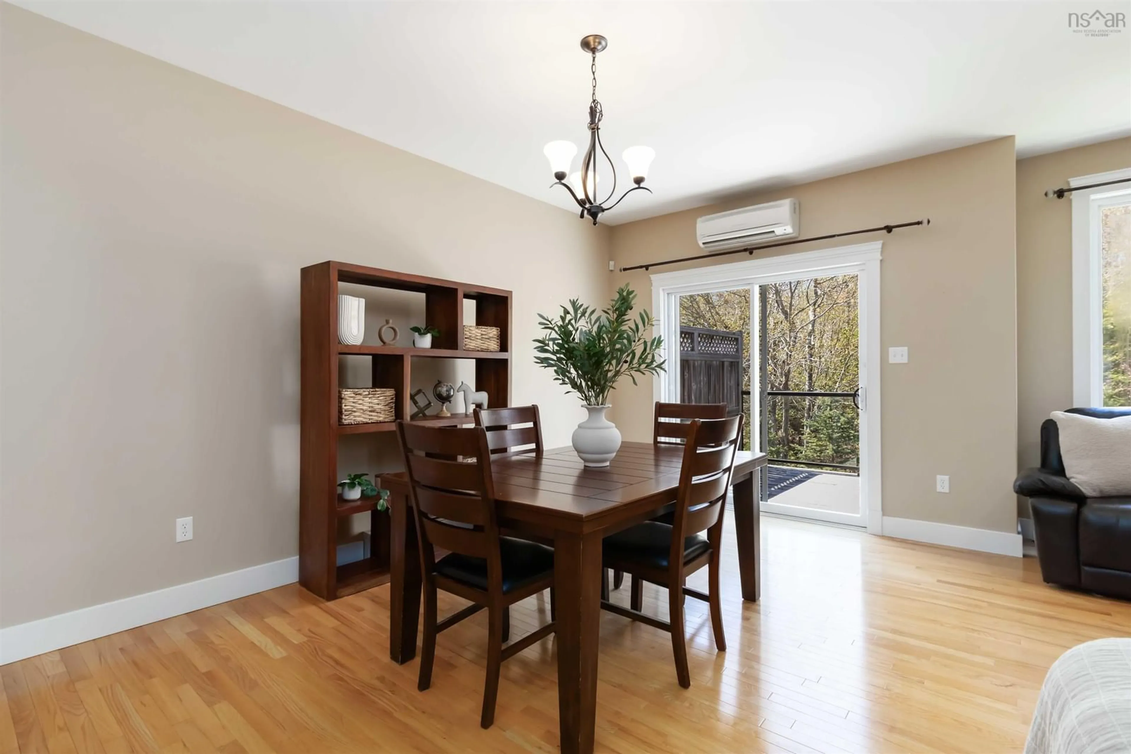 Dining room, wood/laminate floor for 12 Kirkwood Crt, Bedford Nova Scotia B4A 0A8
