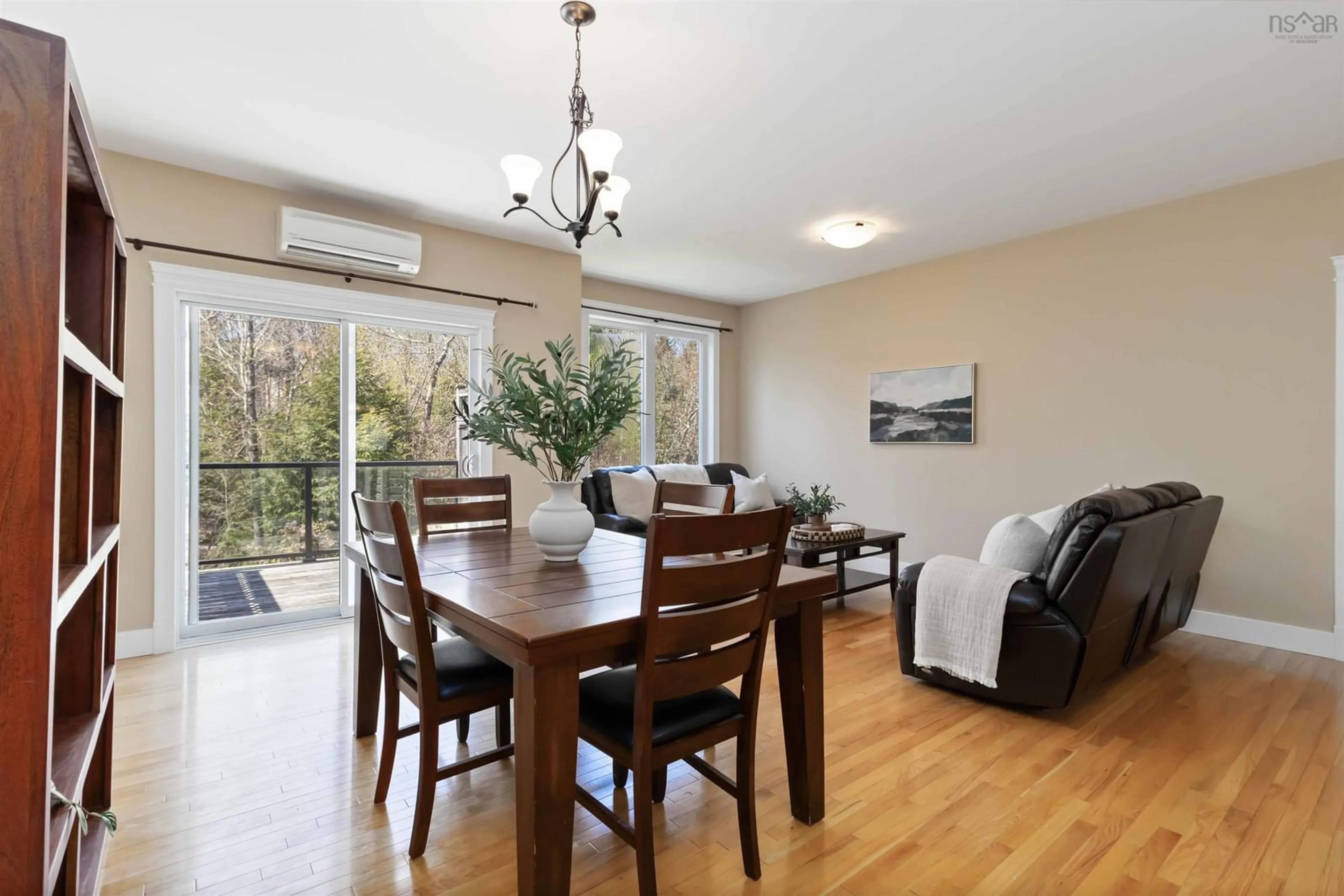 Dining room, wood/laminate floor for 12 Kirkwood Crt, Bedford Nova Scotia B4A 0A8