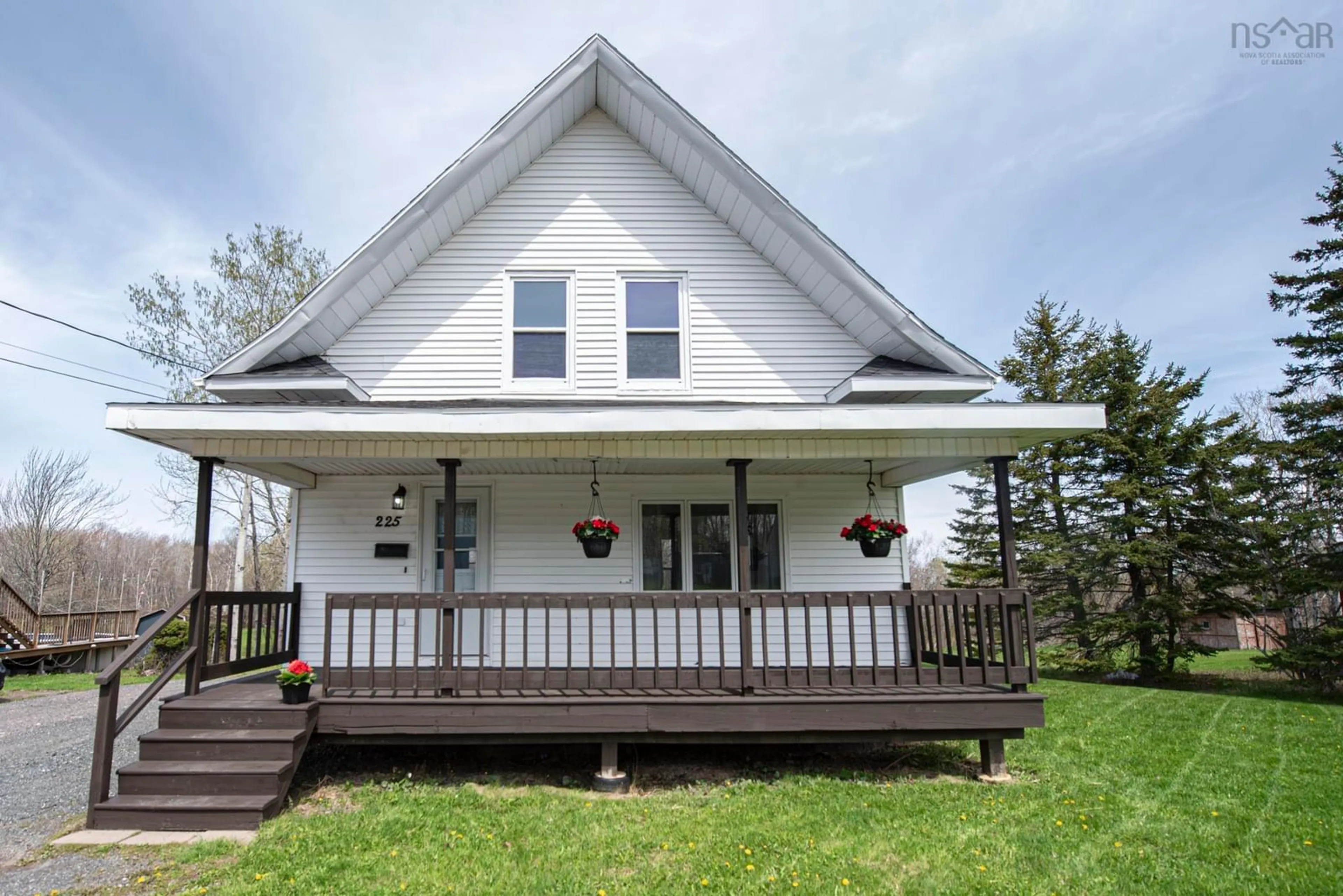 Home with vinyl exterior material, street for 225 Munroe Ave, New Glasgow Nova Scotia B2H 2E9