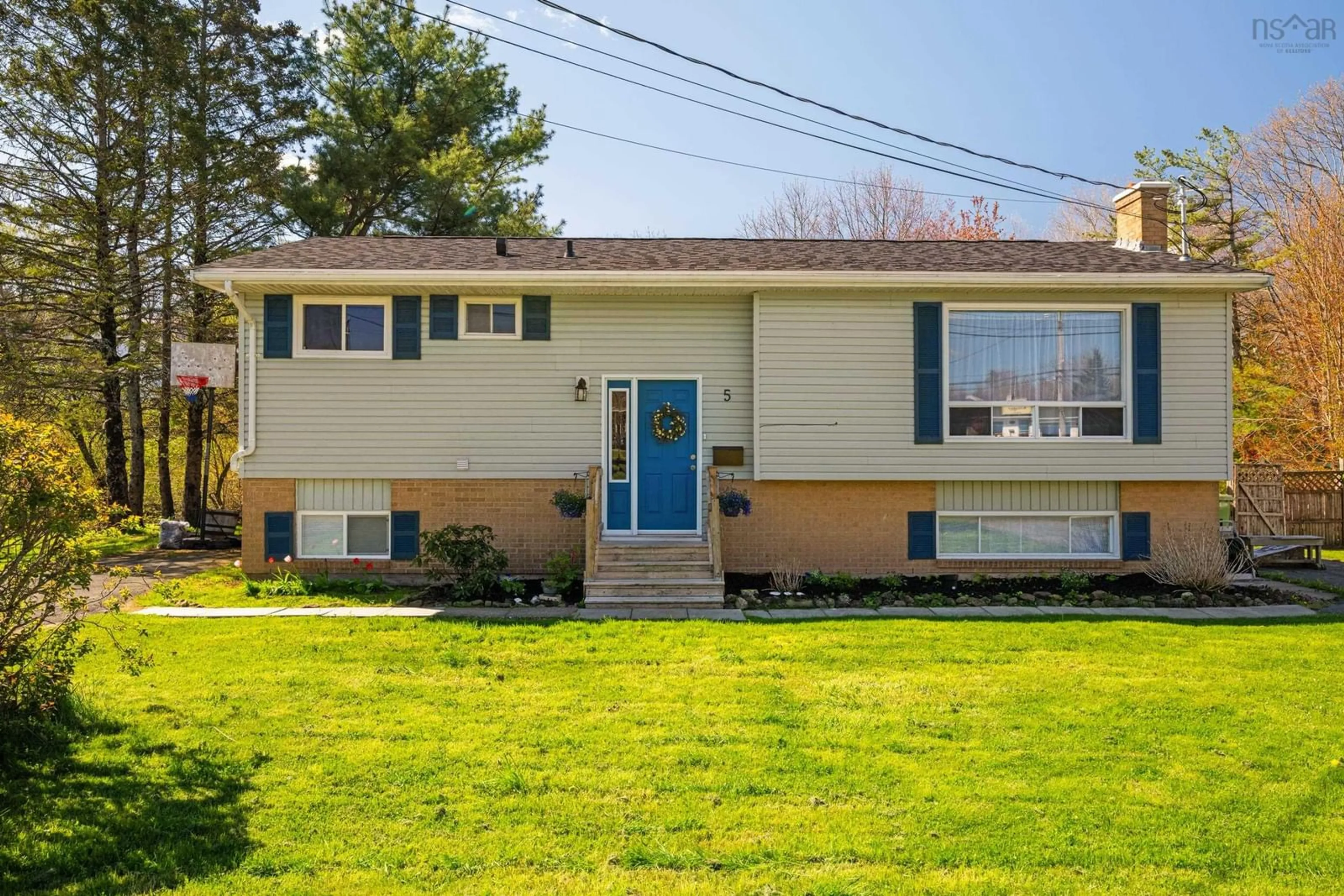 Home with vinyl exterior material, street for 5 Seawood Ave, Lower Sackville Nova Scotia B4C 2L1