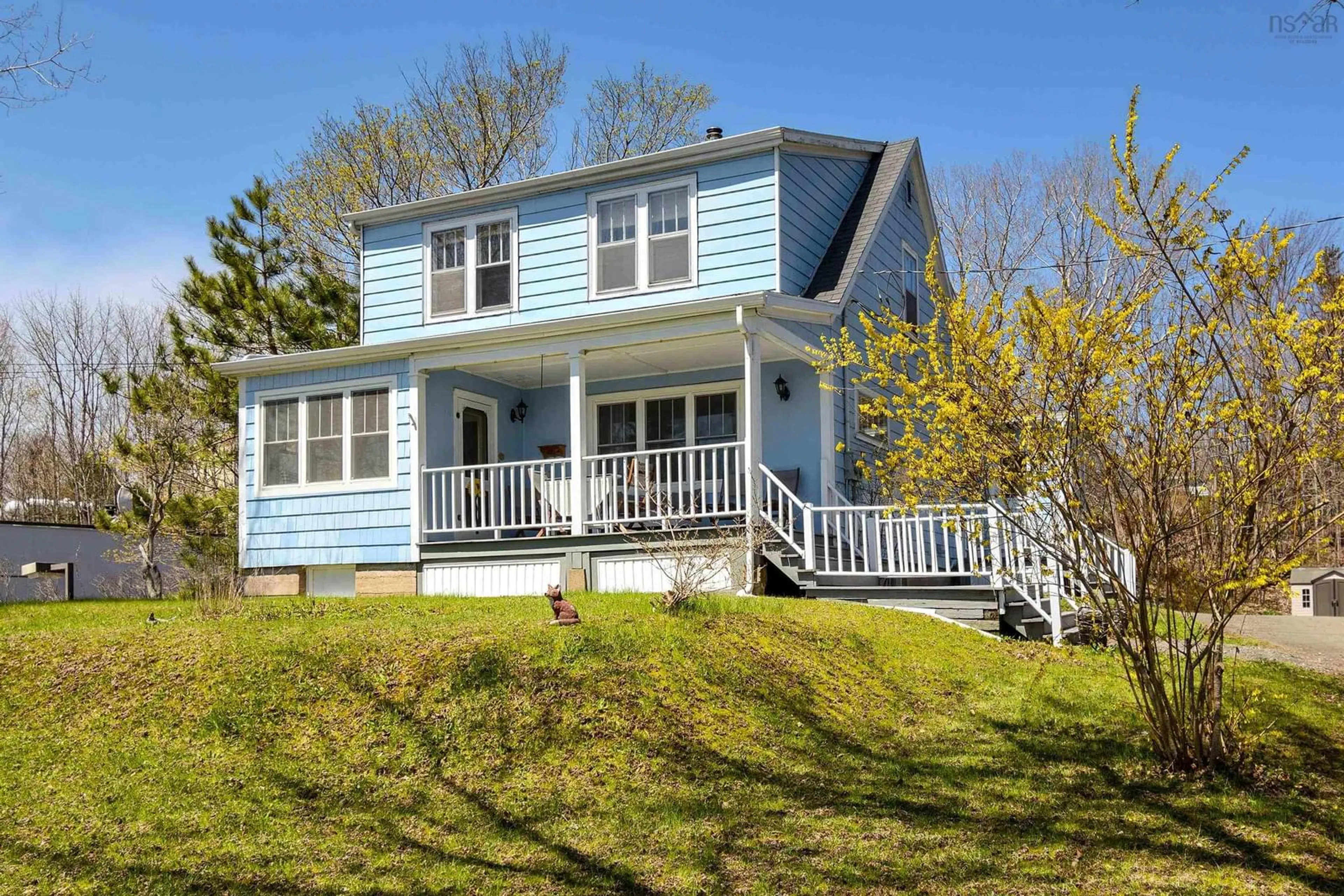 Home with vinyl exterior material, unknown for 555 Chebucto, Baddeck Nova Scotia B0E 1B0