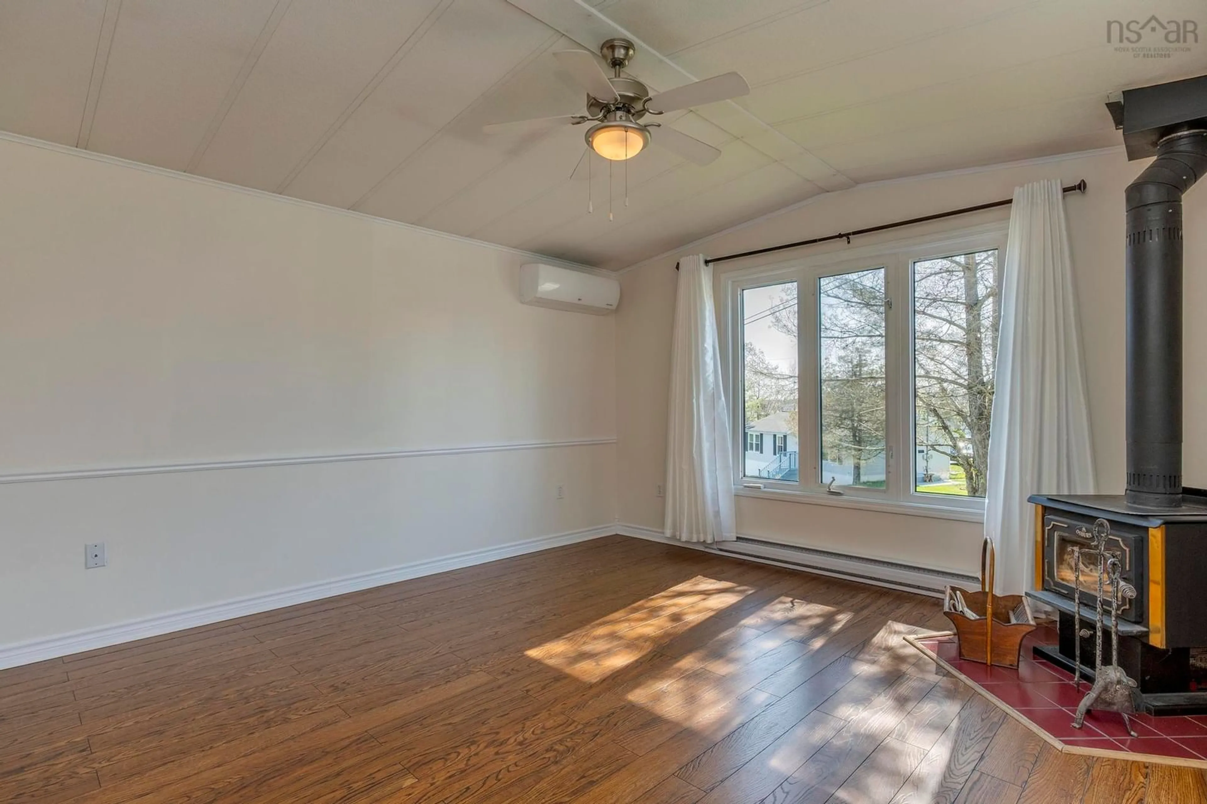 A pic of a room for 7 Boutililer Dr, Sackville Nova Scotia B4E 2Y1