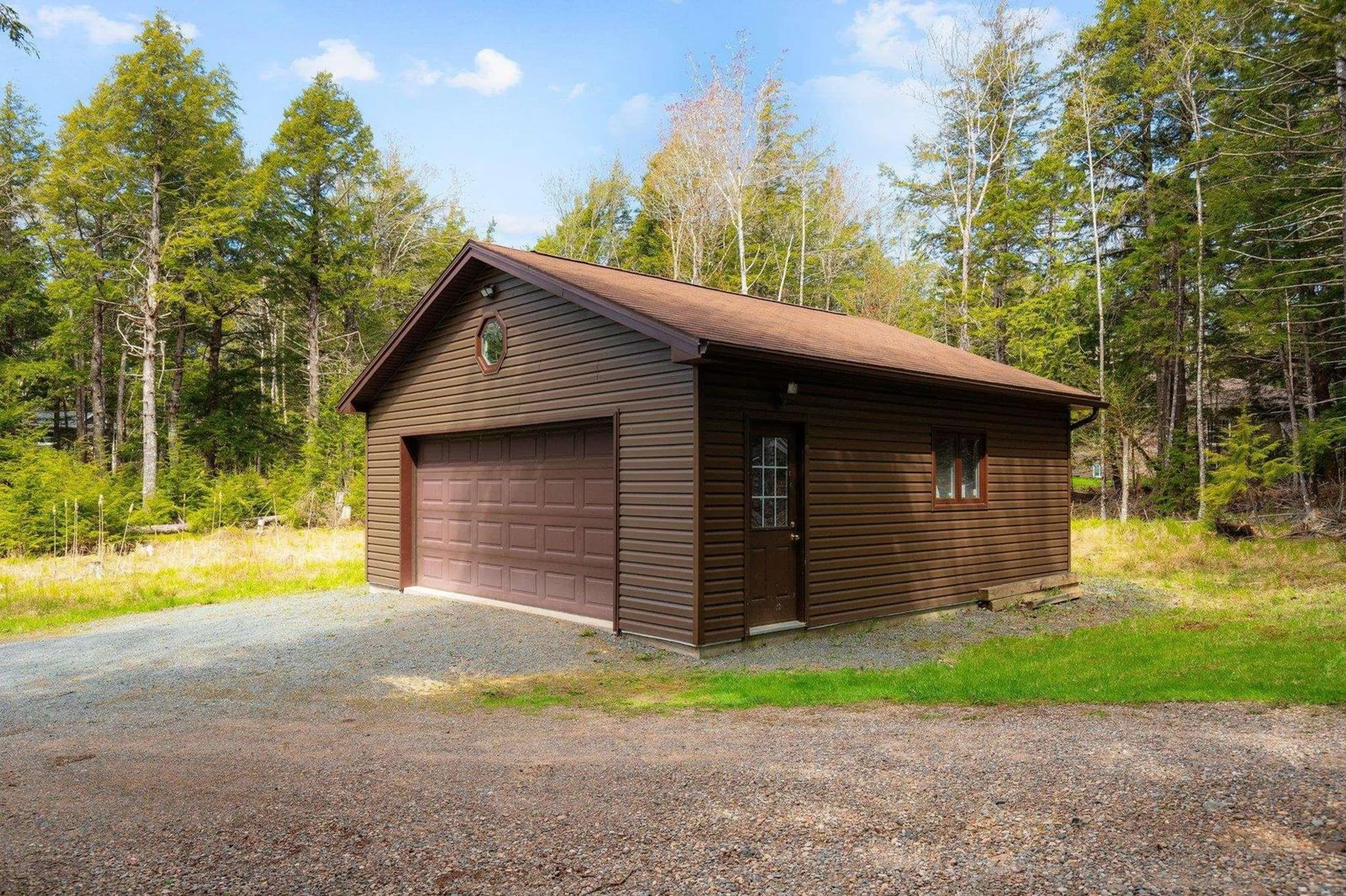 Indoor garage for 30 Deep Woods Lane, Enfield Nova Scotia B2T 1G9