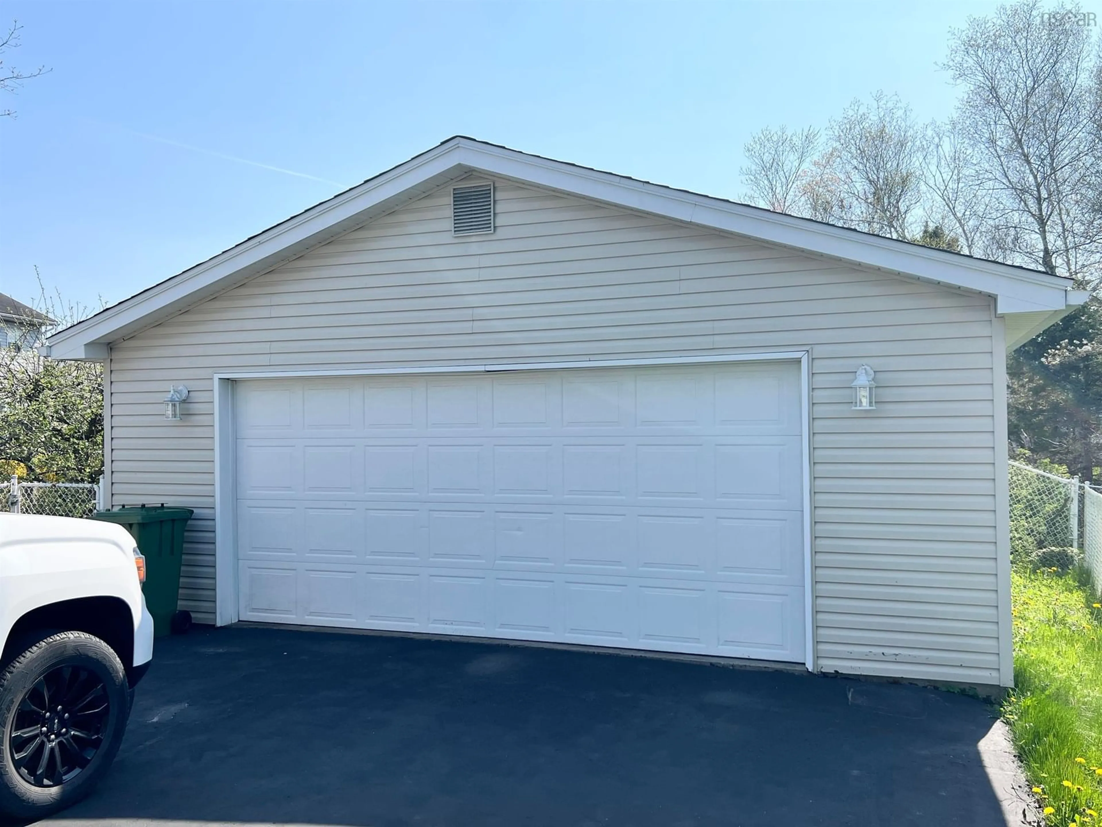 Indoor garage for 3 Fury Dr, Dartmouth Nova Scotia B3A 4Y1