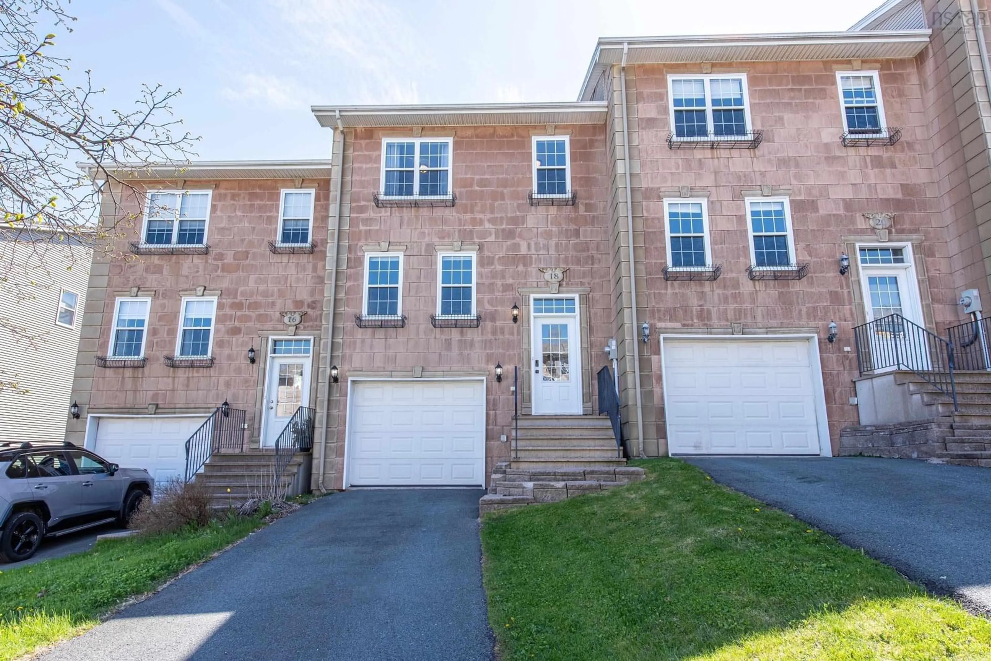 Unknown for 18 Brigadier Crt, Halifax Nova Scotia B3M 4Y5