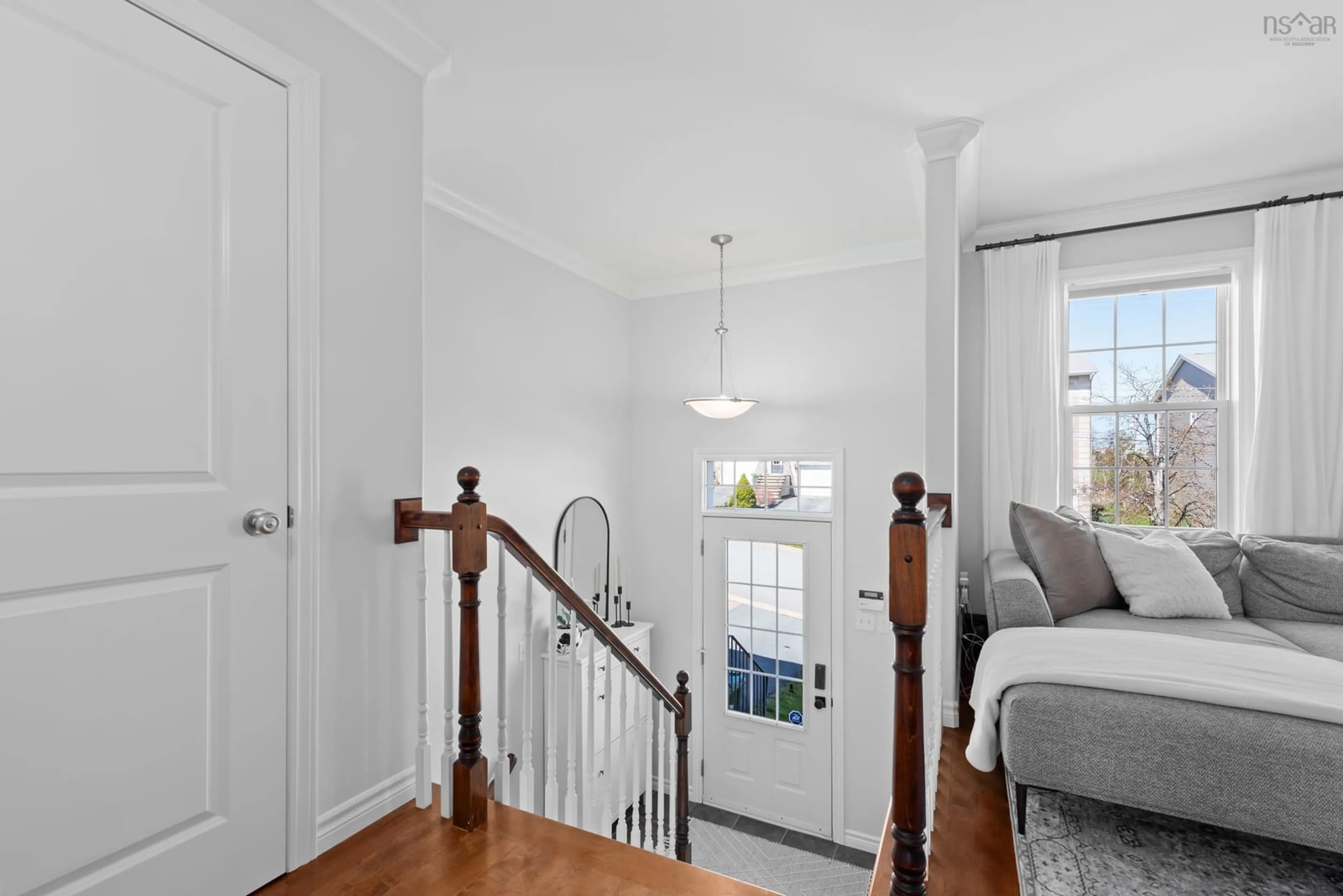 Indoor entryway for 18 Brigadier Crt, Halifax Nova Scotia B3M 4Y5