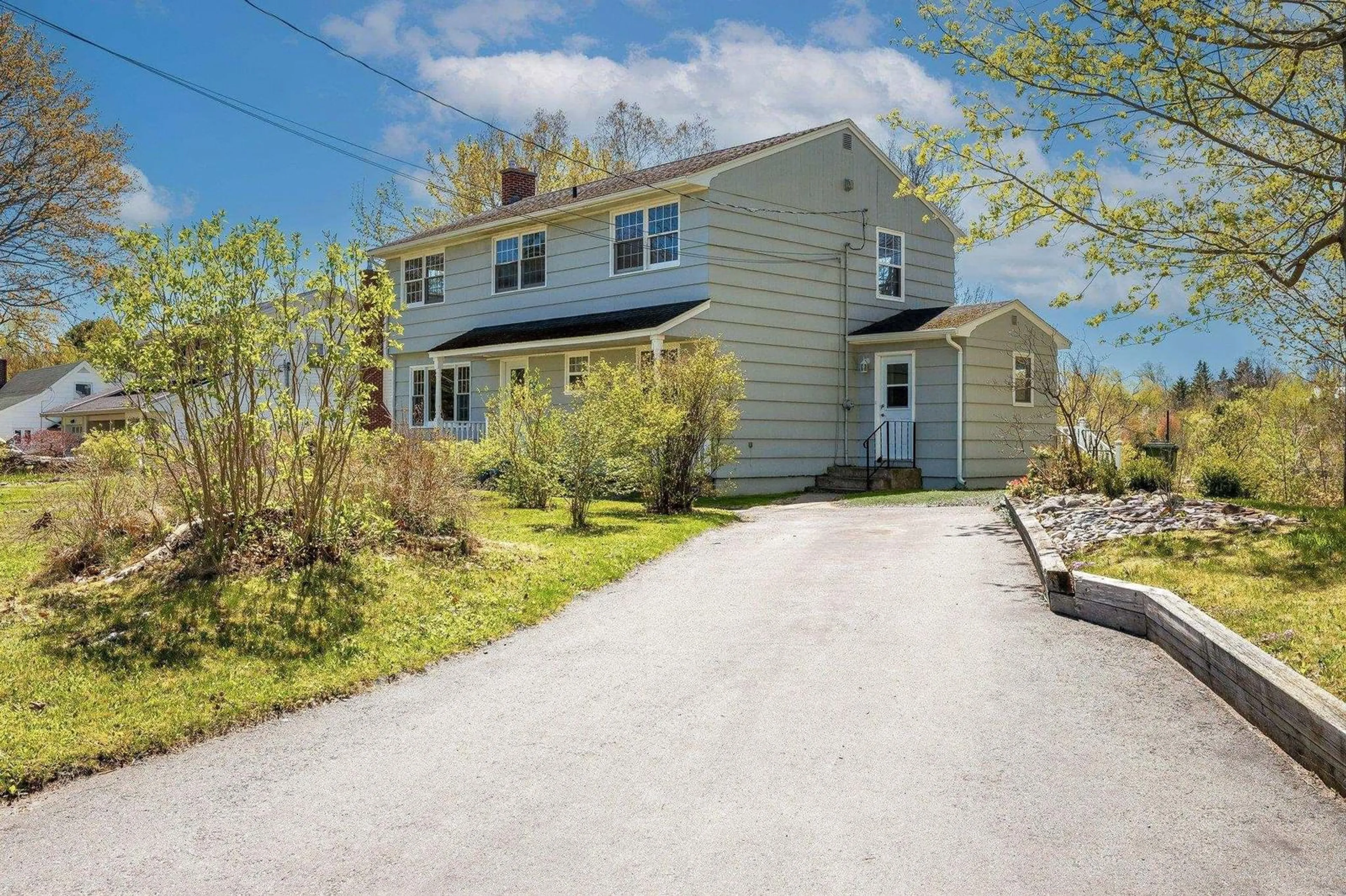 A pic from outside/outdoor area/front of a property/back of a property/a pic from drone, street for 121 Avon St, Hants Border Nova Scotia B0P 1P0