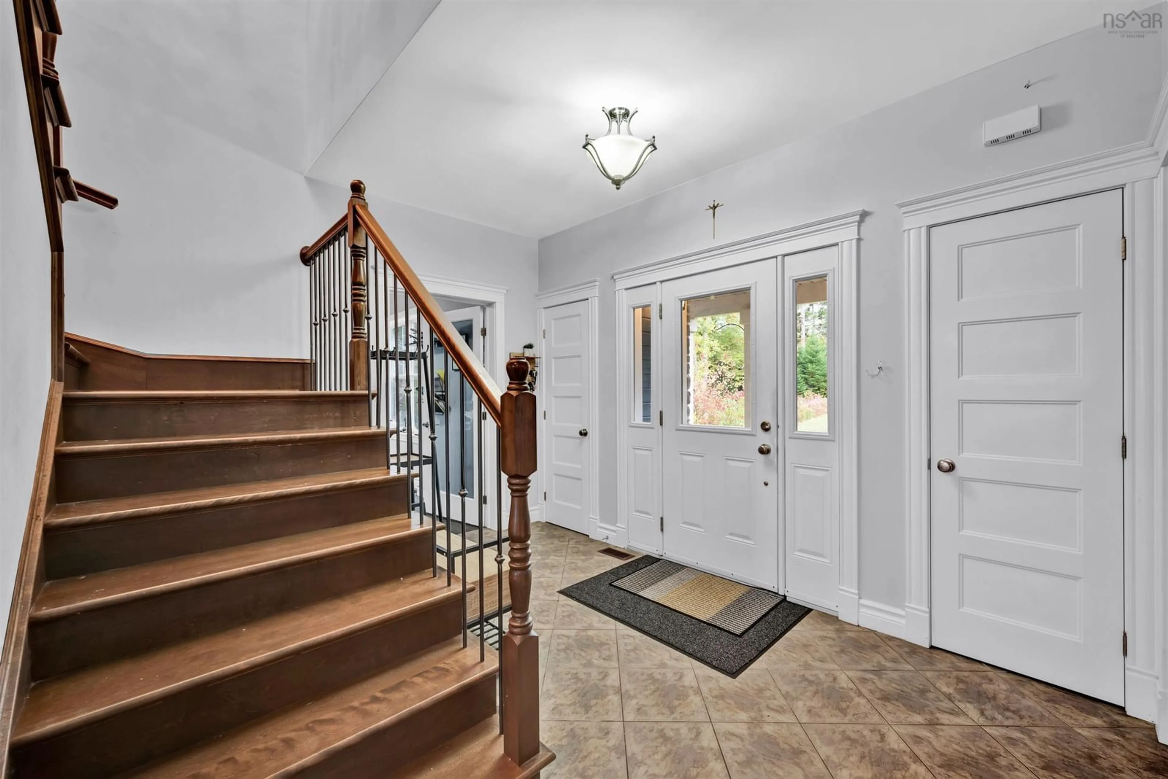 Indoor foyer for 142 Voyager Way, Hammonds Plains Nova Scotia B4B 0N1