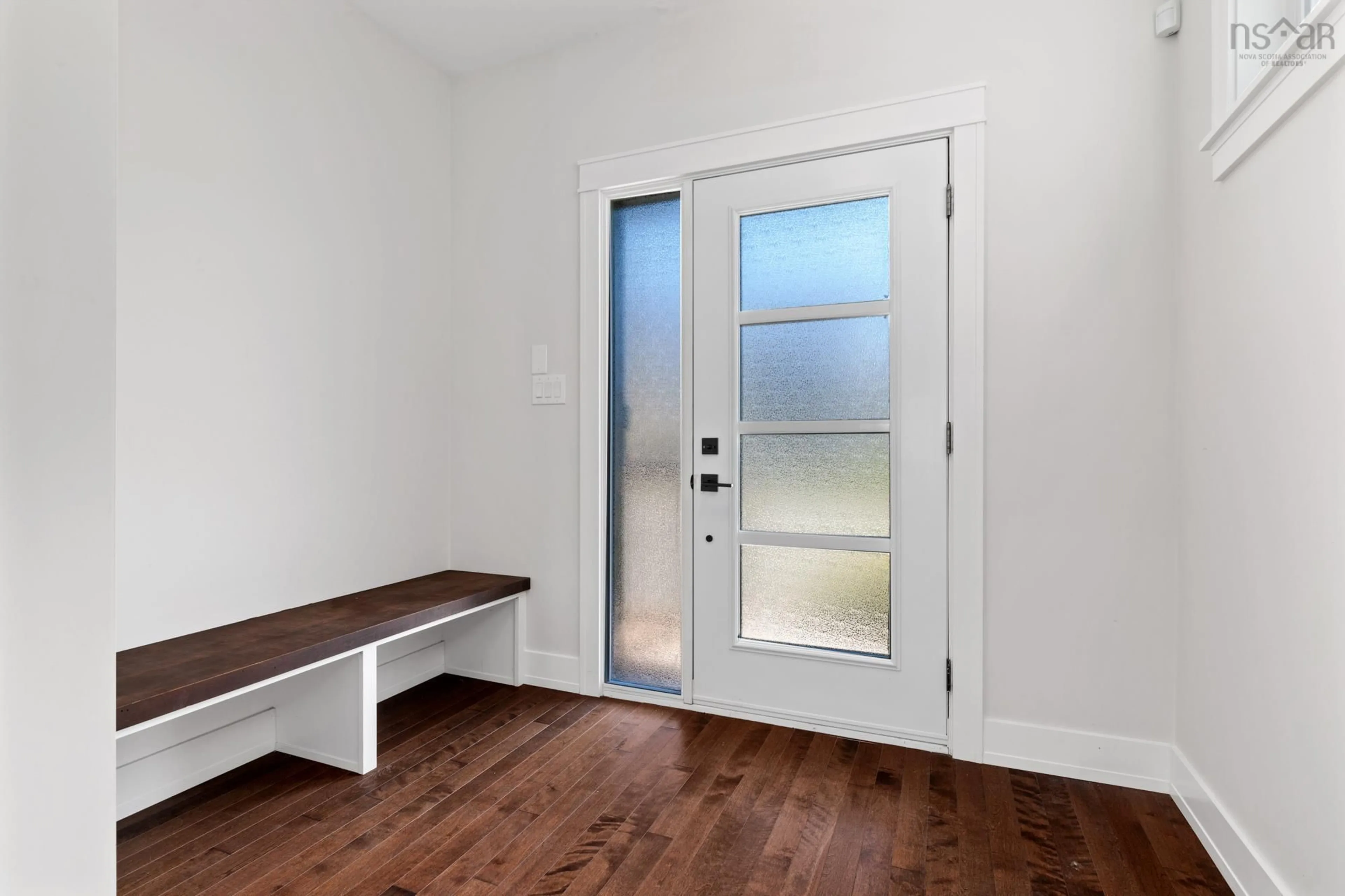 Indoor entryway for 395 Fleetview Dr, Halifax Nova Scotia B3M 4V4