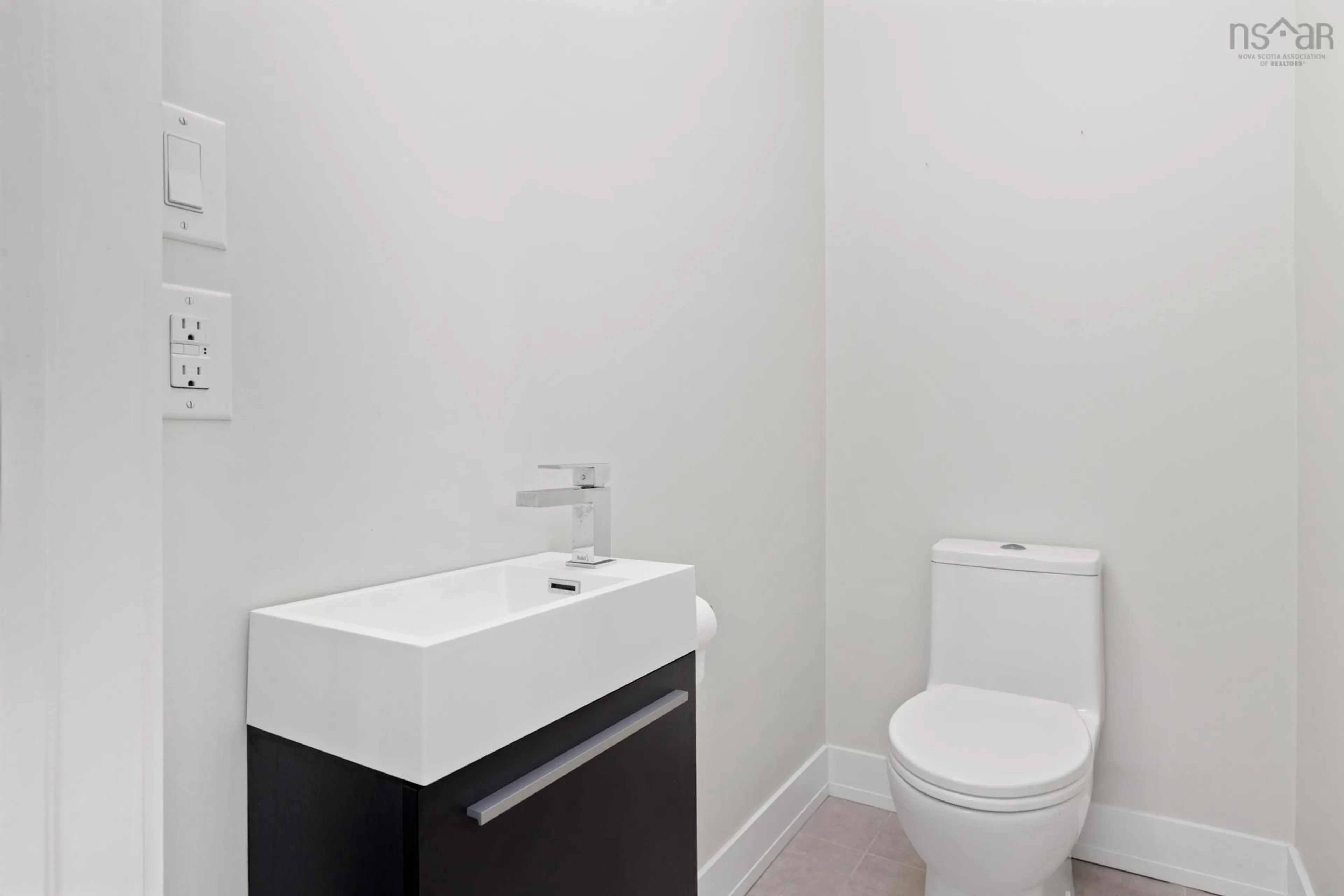 Standard bathroom, unknown for 395 Fleetview Dr, Halifax Nova Scotia B3M 4V4