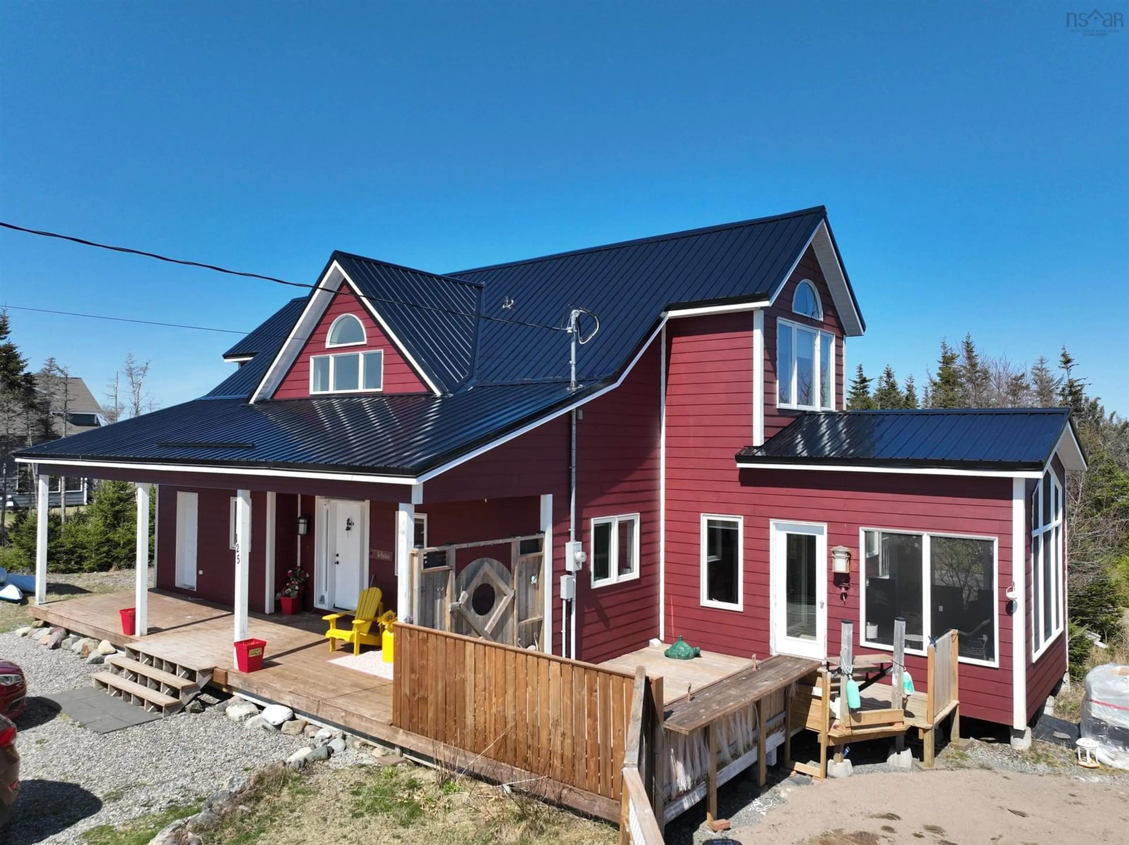 A pic from outside/outdoor area/front of a property/back of a property/a pic from drone, building for 125 Bastion Ave, Louisbourg Nova Scotia B1C 0A1