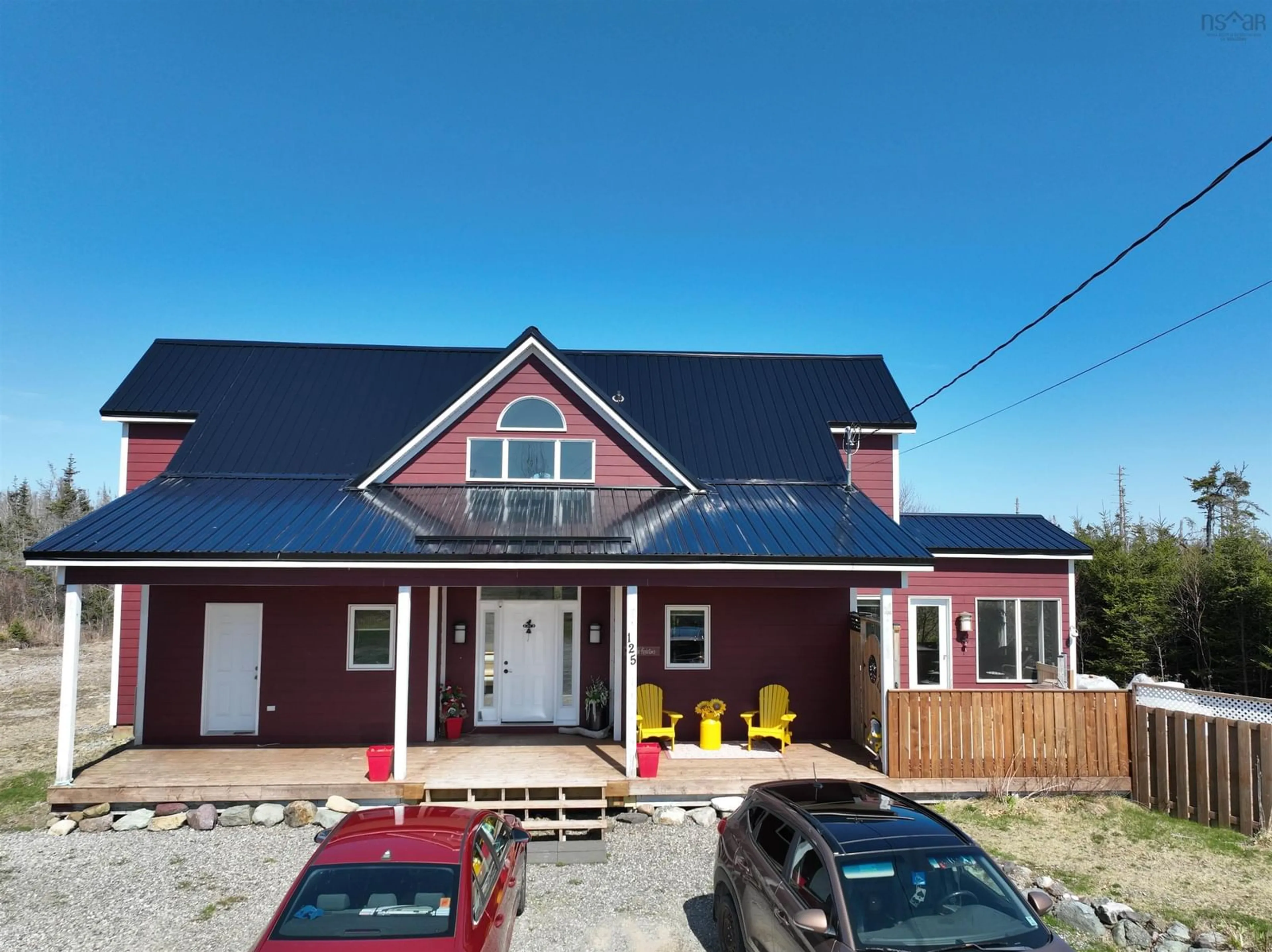 A pic from outside/outdoor area/front of a property/back of a property/a pic from drone, building for 125 Bastion Ave, Louisbourg Nova Scotia B1C 0A1