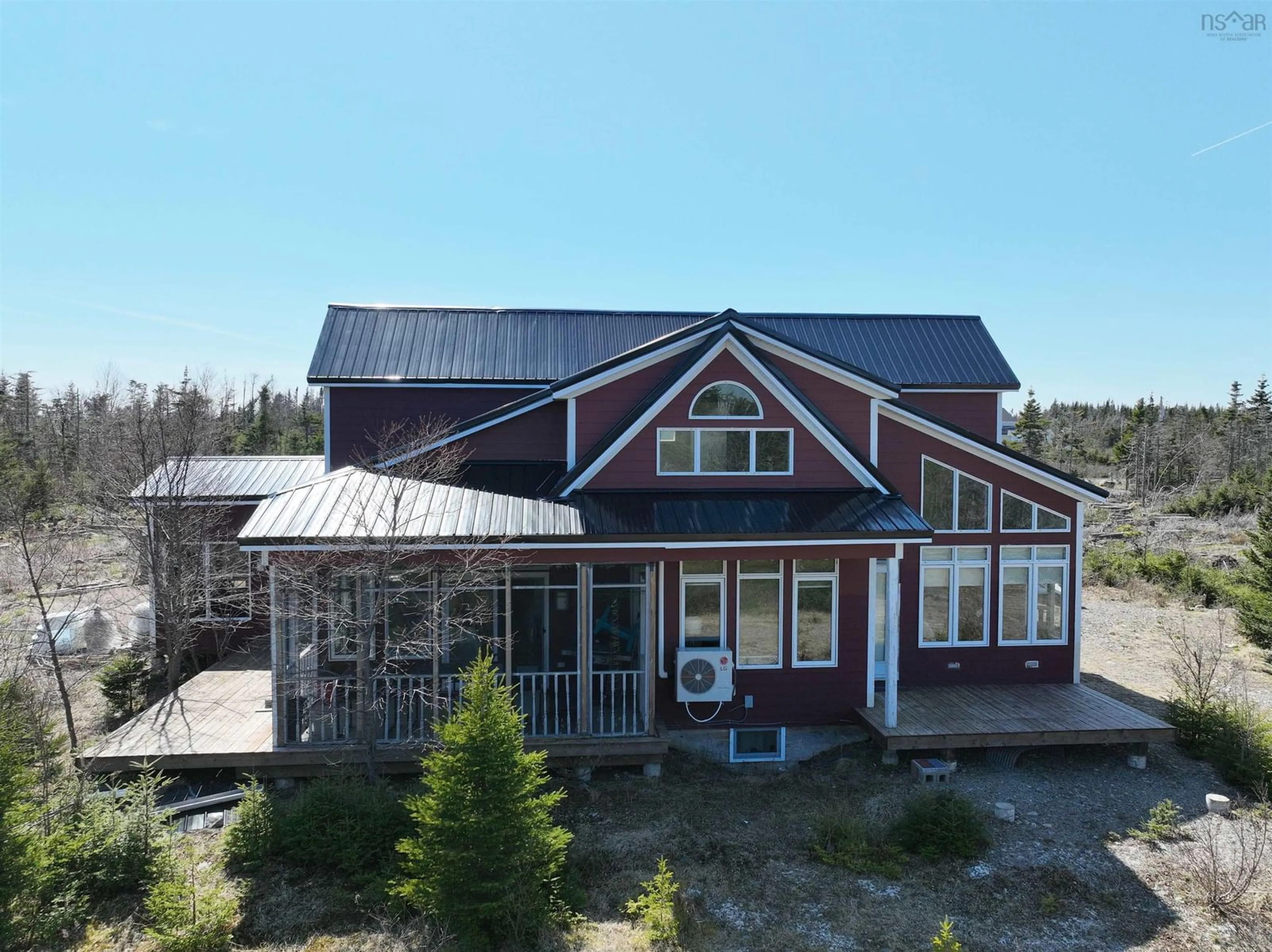 A pic from outside/outdoor area/front of a property/back of a property/a pic from drone, building for 125 Bastion Ave, Louisbourg Nova Scotia B1C 0A1