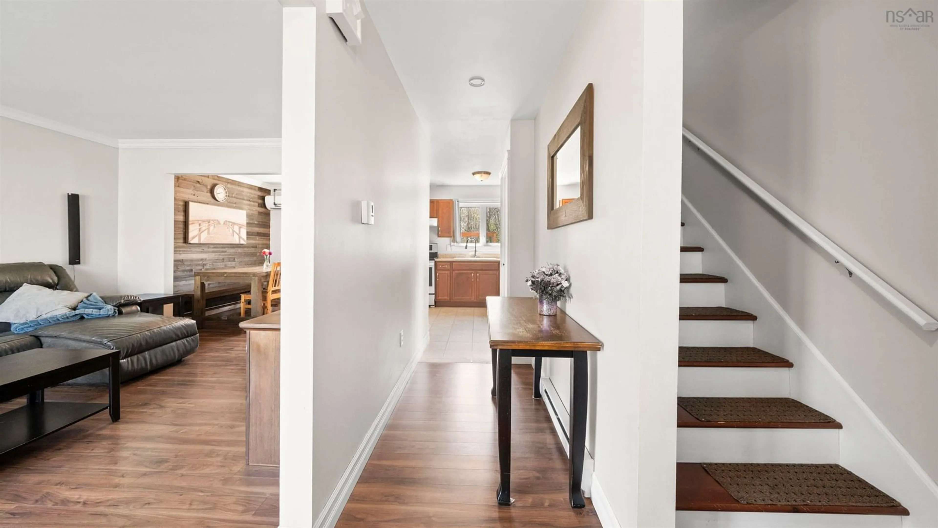 Indoor entryway for 140 Cranberry Cres, Dartmouth Nova Scotia B2W 5A8