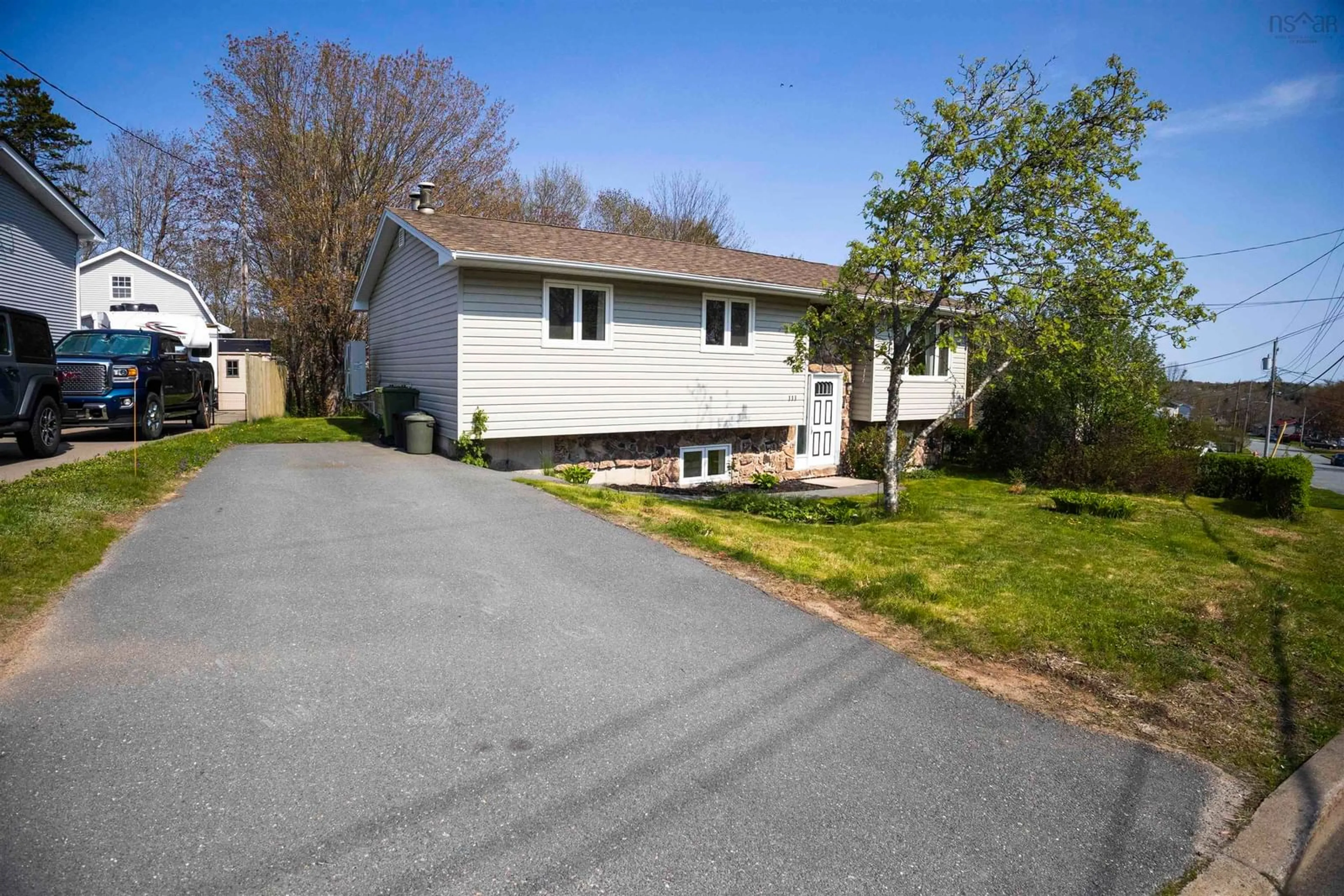 Unknown for 111 Rankin Dr, Lower Sackville Nova Scotia B4C 3A7