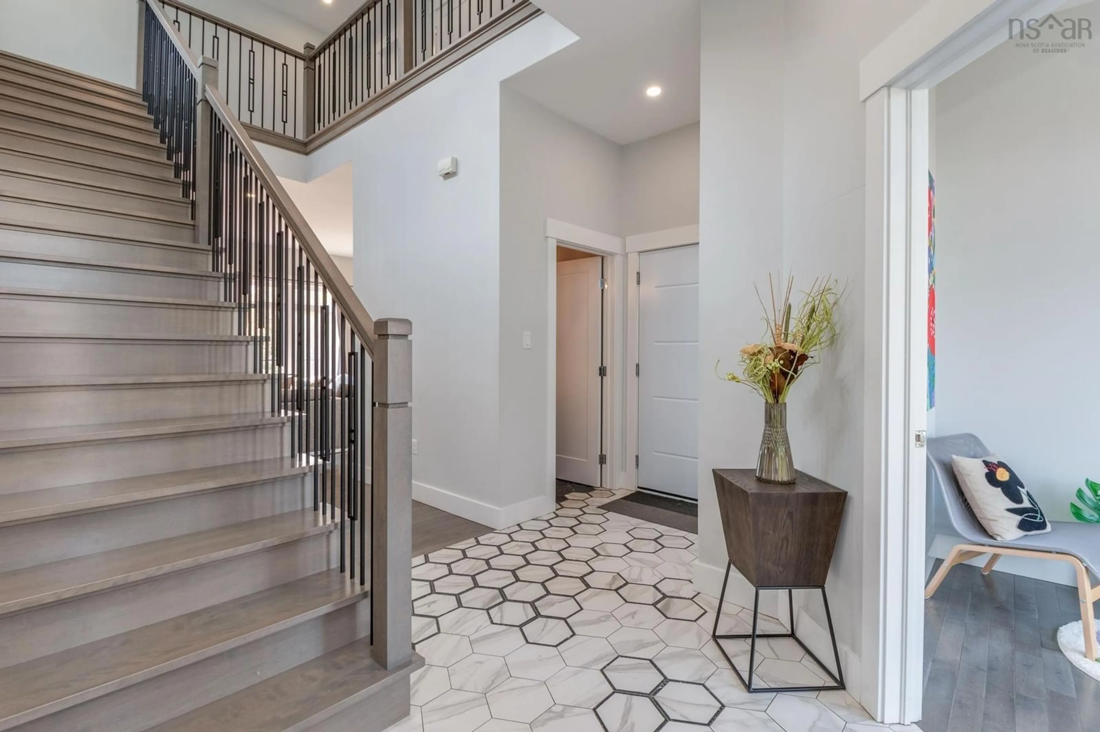 Indoor entryway for 325 Transom Dr, Halifax Nova Scotia B3M 4T8