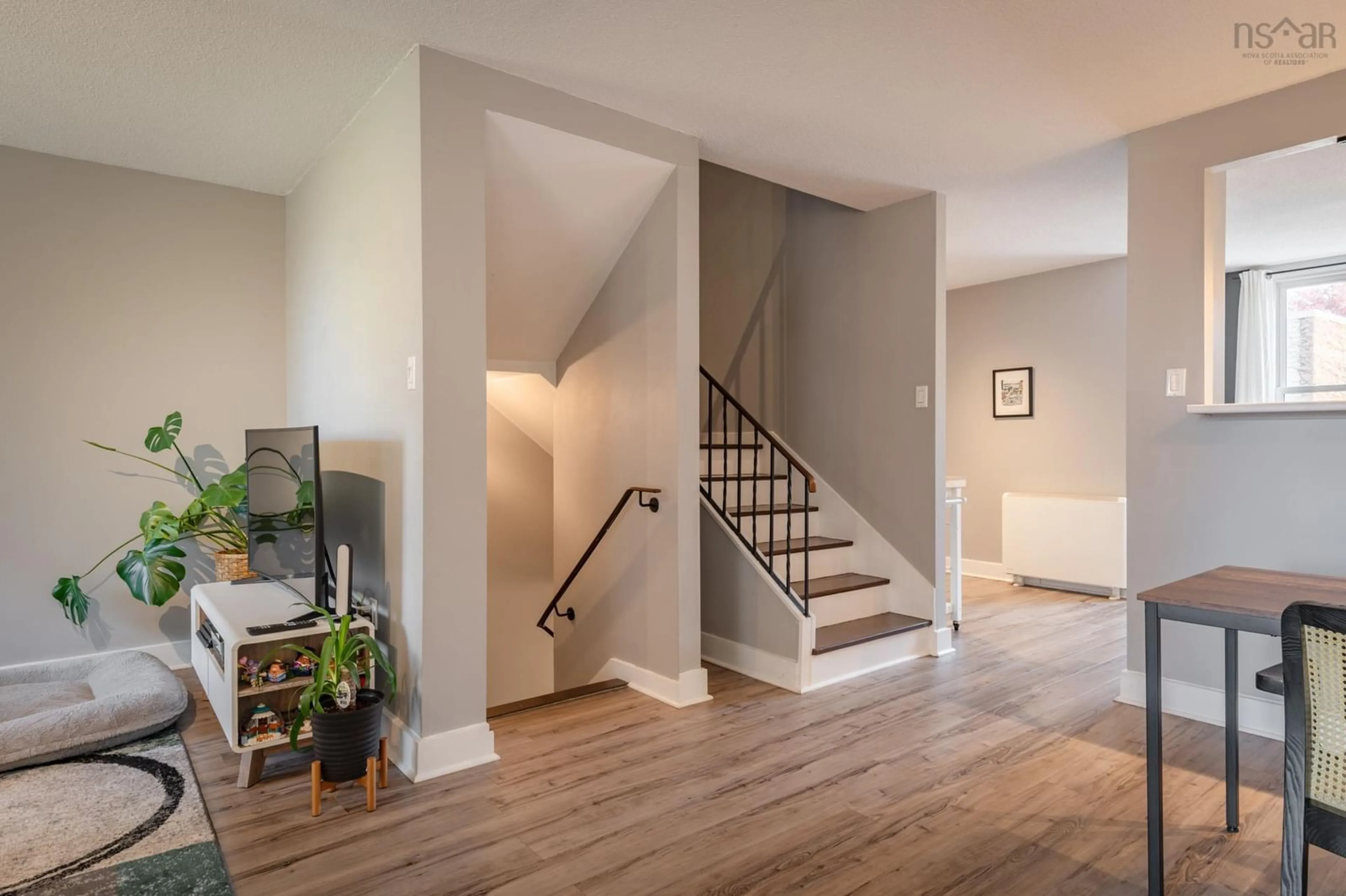 Indoor entryway for 5557 Sentinal Sq, Halifax Nova Scotia B3K 4A8