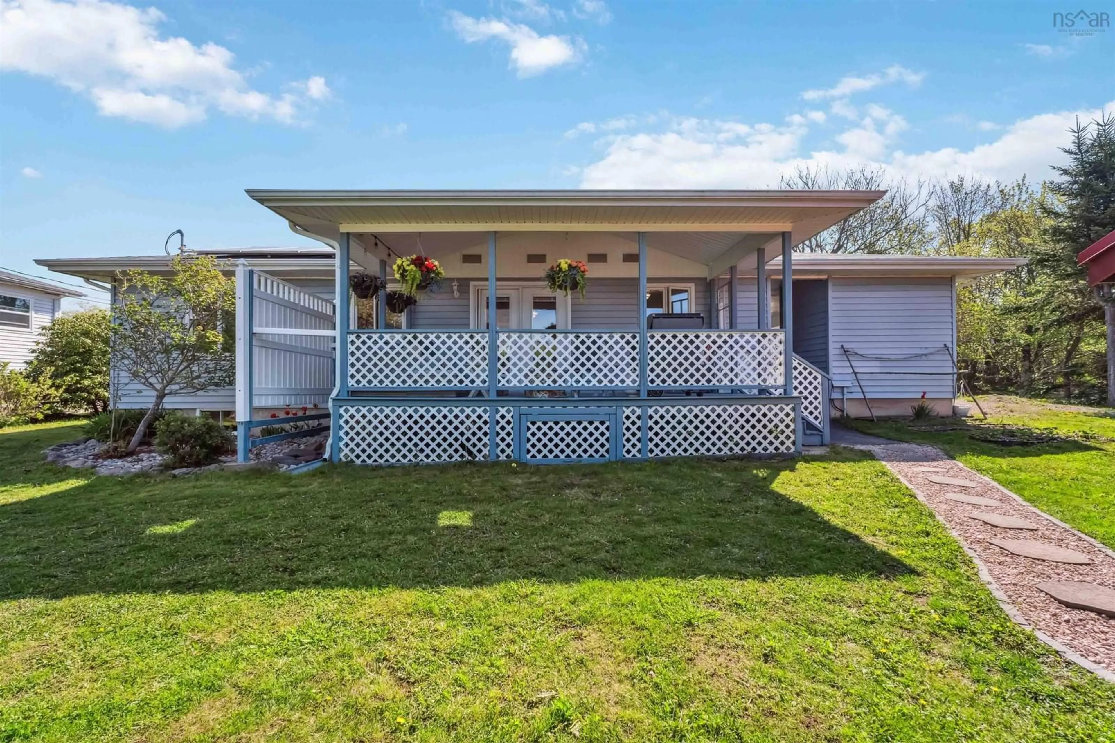 Home with vinyl exterior material, unknown for 57 First Ave, Digby Nova Scotia B0V 1A0
