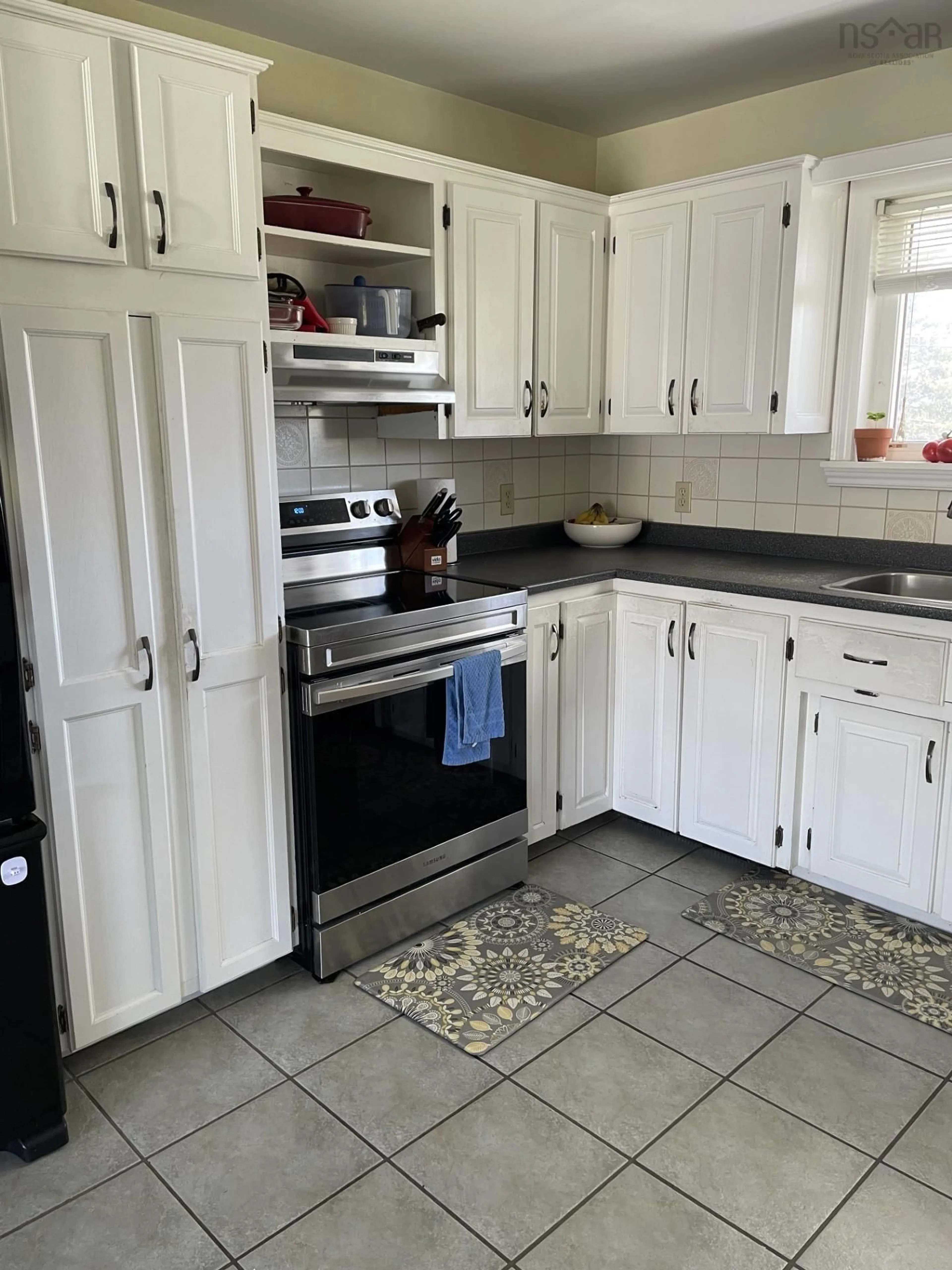 Standard kitchen, ceramic/tile floor for 6 Whidden St, Antigonish Nova Scotia B2G 2T2
