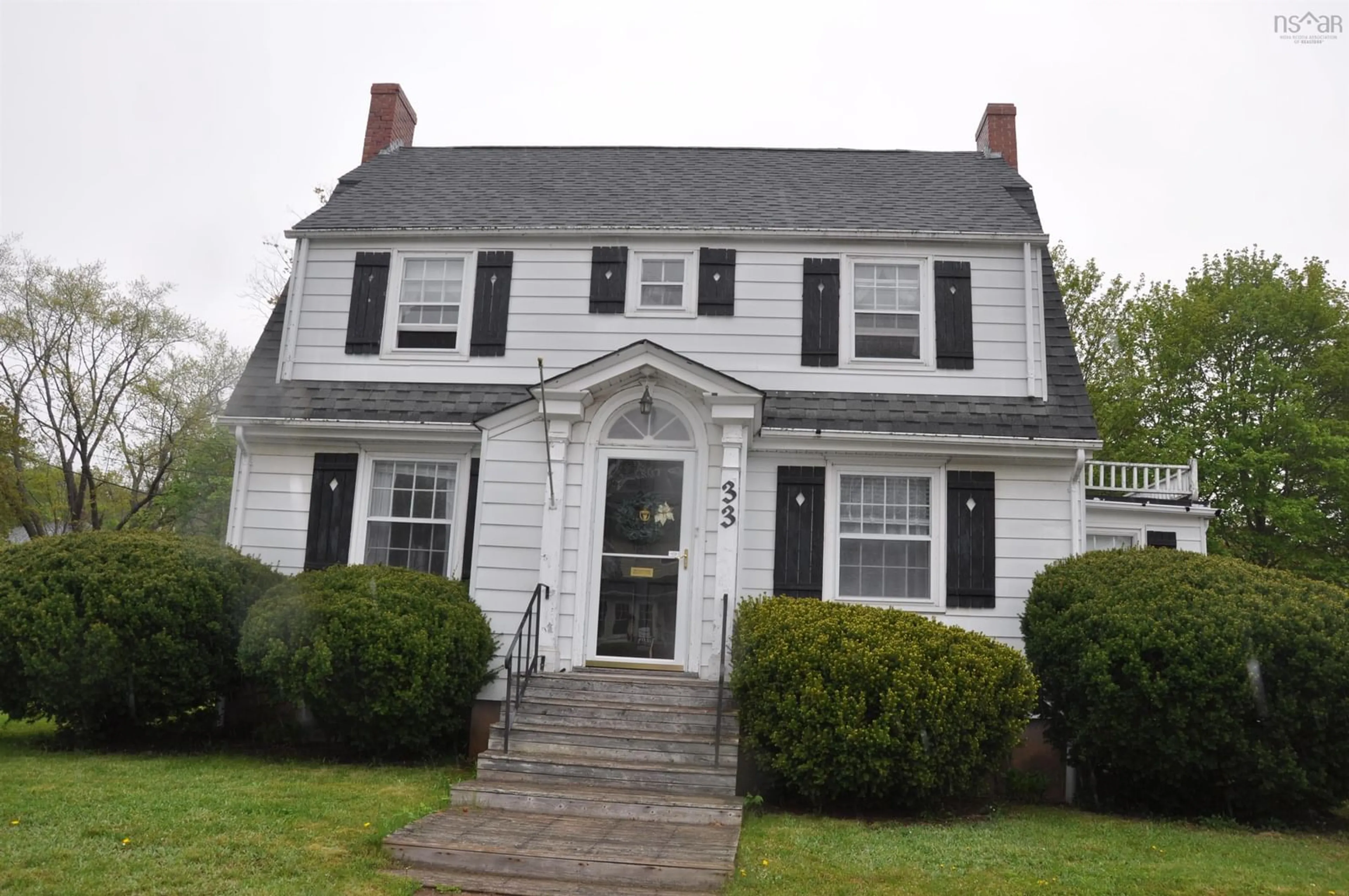 Home with vinyl exterior material, street for 33 Caldwell St, Kentville Nova Scotia B4N 2C7
