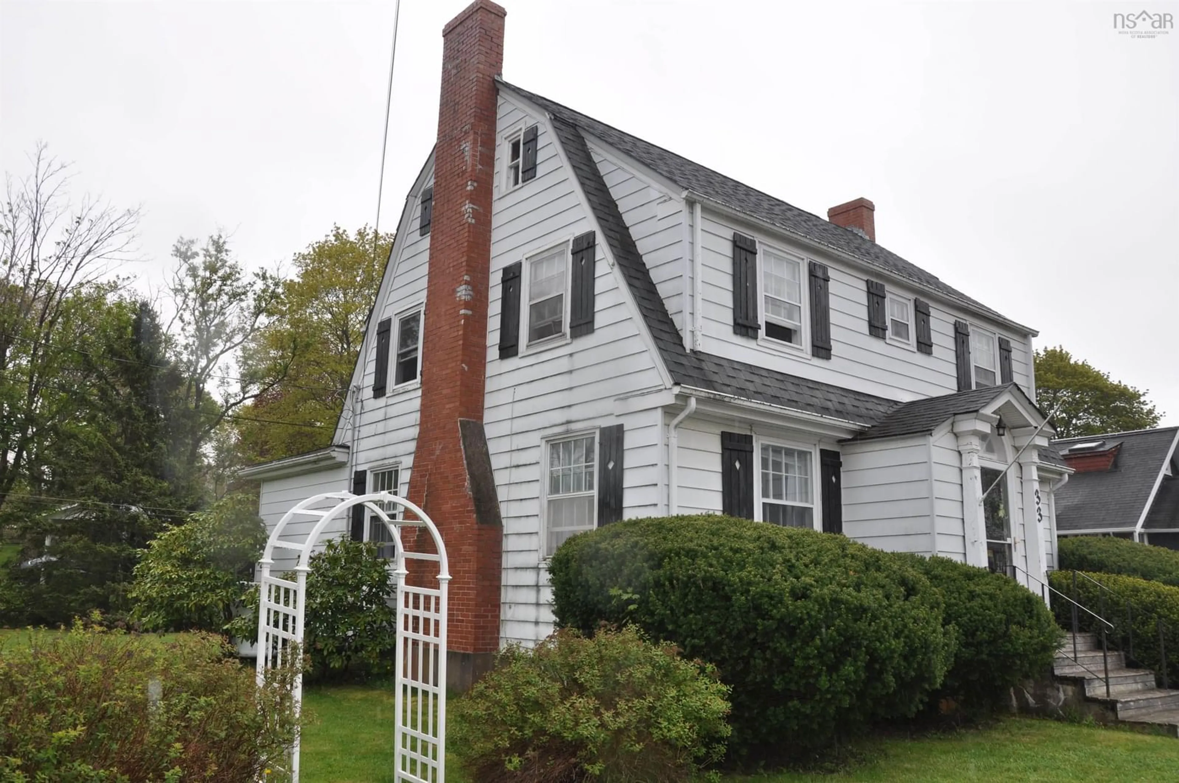 Home with vinyl exterior material, building for 33 Caldwell St, Kentville Nova Scotia B4N 2C7