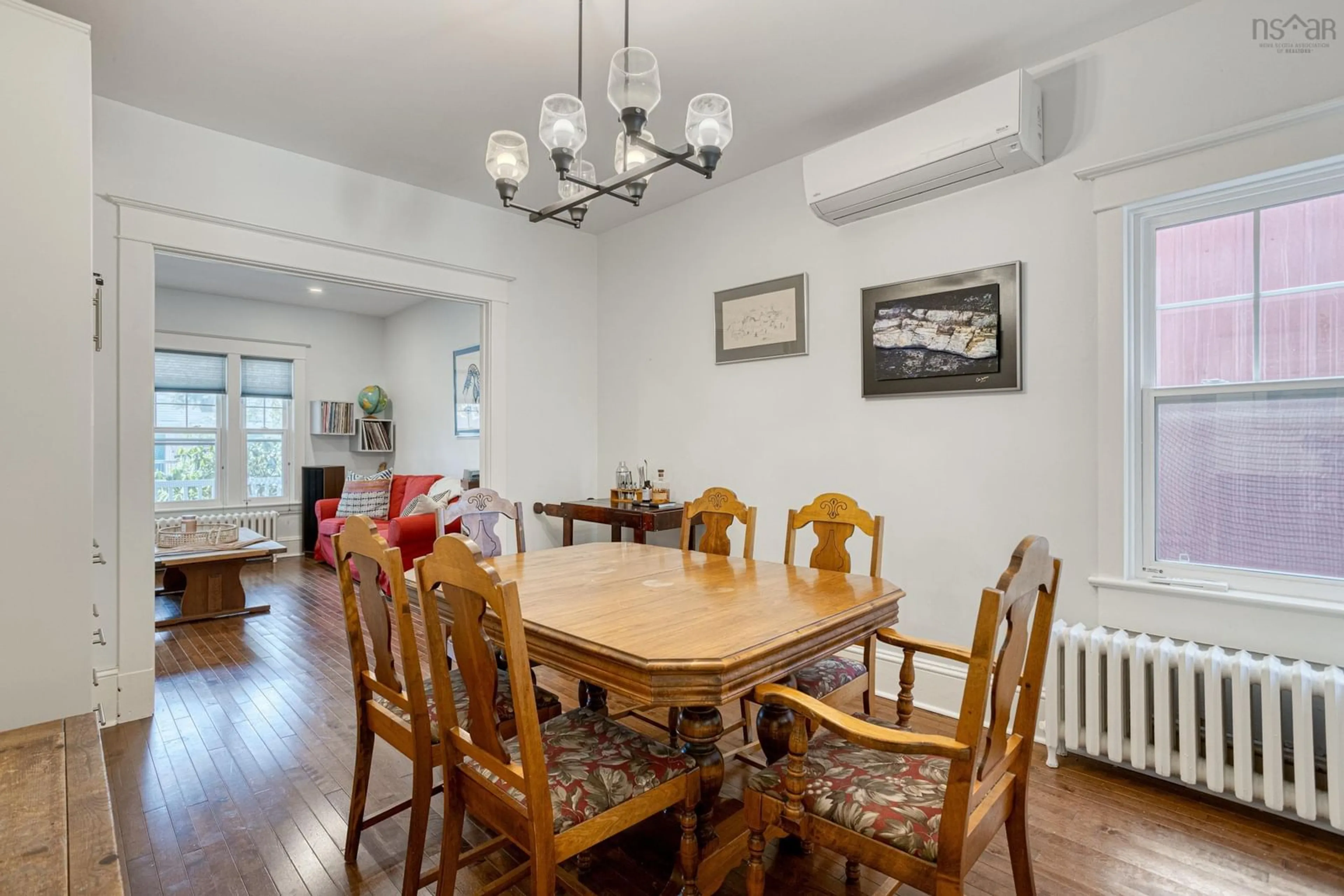 Dining room, wood/laminate floor for 2533 Beech Streets, Halifax Nova Scotia B3L 2X9