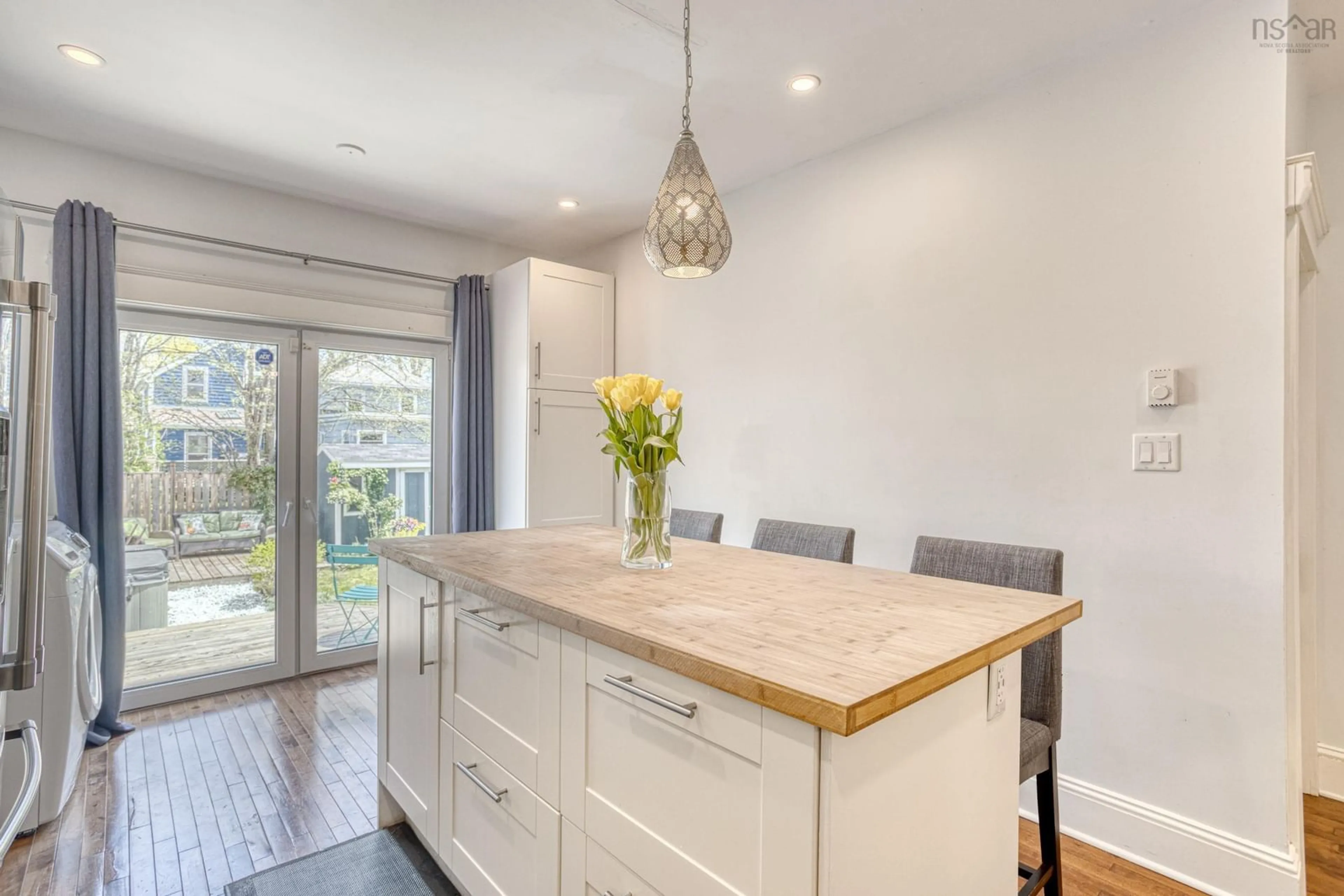 Contemporary kitchen, wood/laminate floor for 2533 Beech Streets, Halifax Nova Scotia B3L 2X9