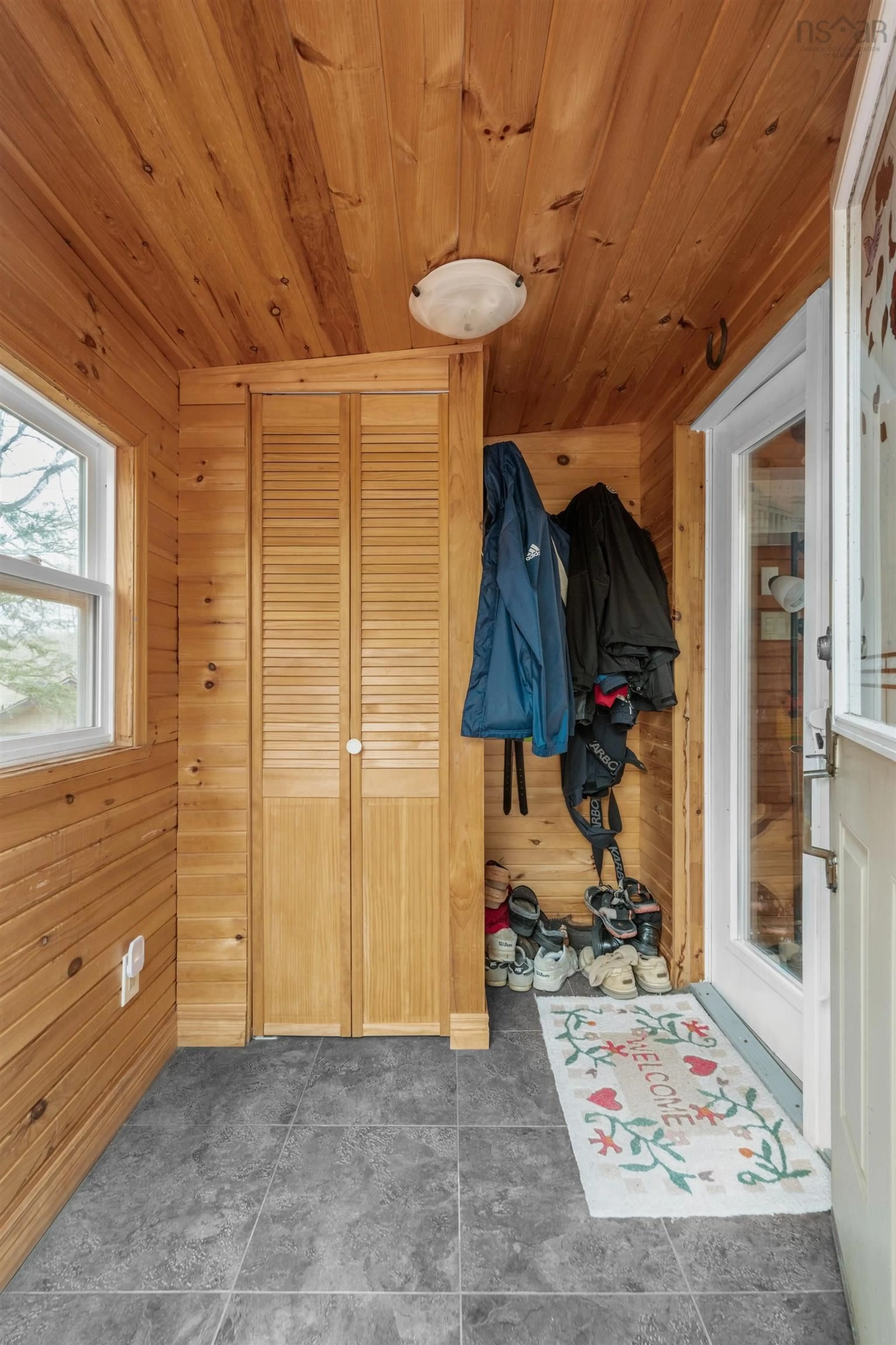 Indoor entryway for 69 Blue Jay Rd, Molega Lake Nova Scotia B4V 2W5
