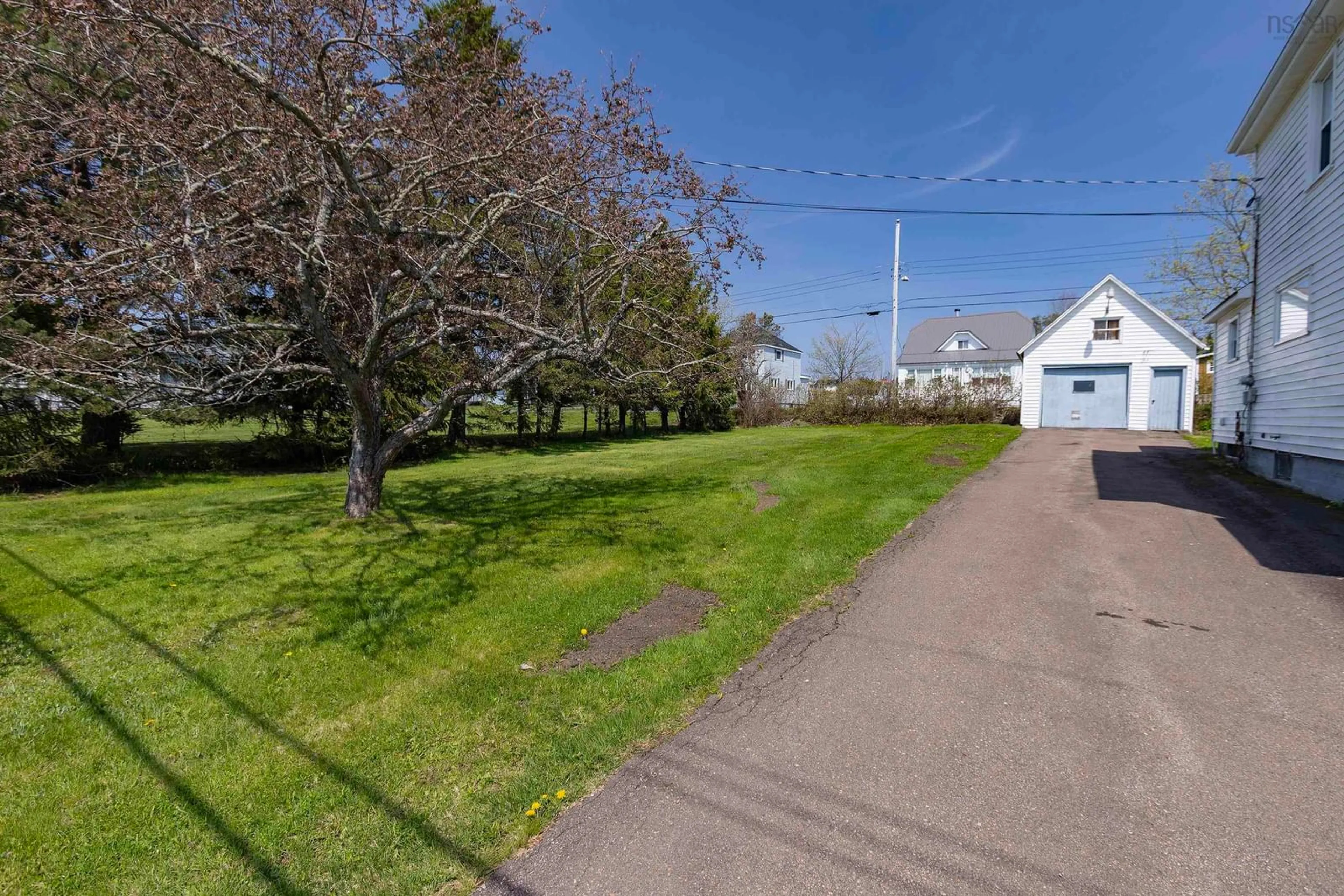 A pic from outside/outdoor area/front of a property/back of a property/a pic from drone, street for 100 Victoria St, Springhill Nova Scotia B0M 1X0
