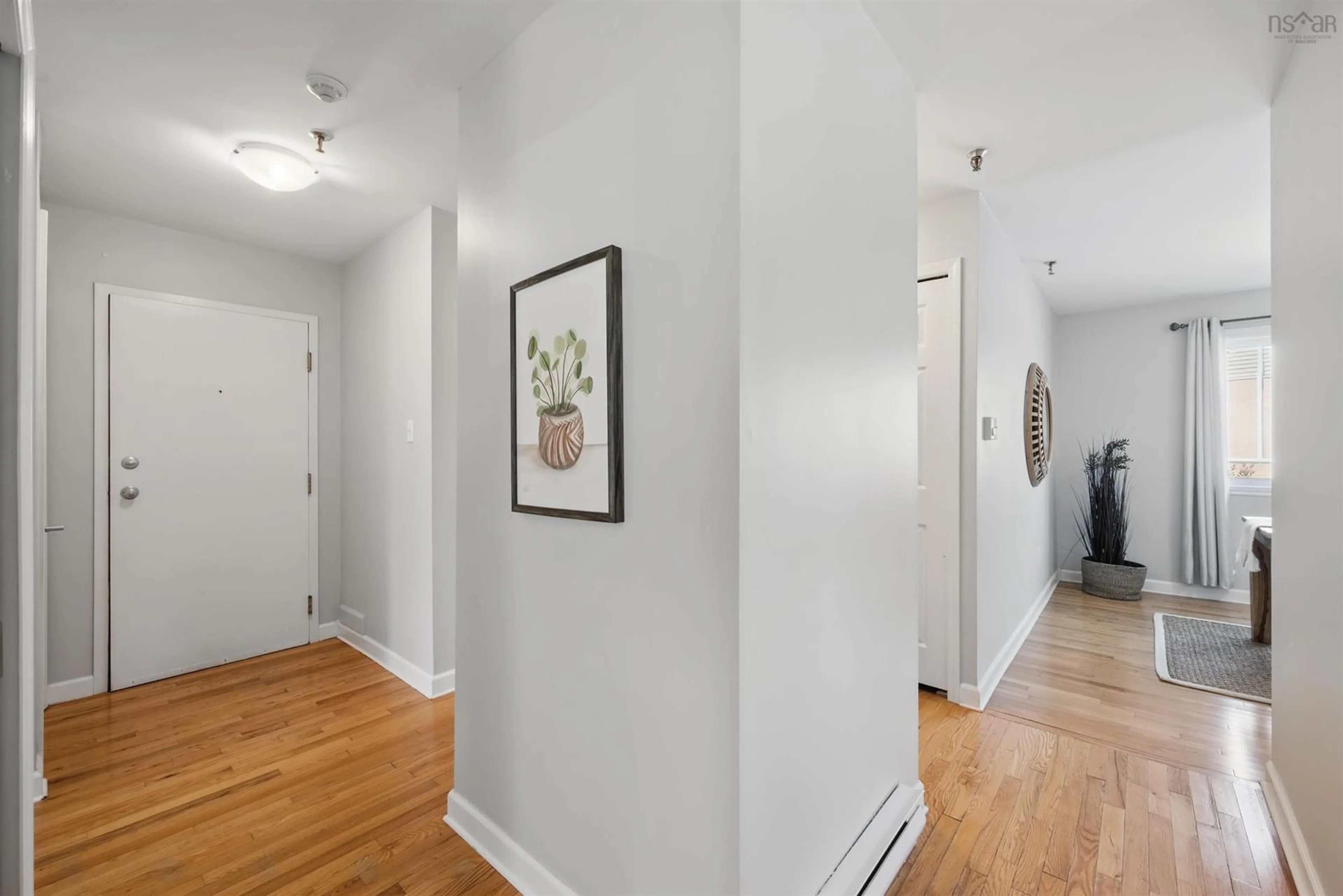 Indoor entryway for 30 Attenborough #103, Halifax Nova Scotia B3M 3V7
