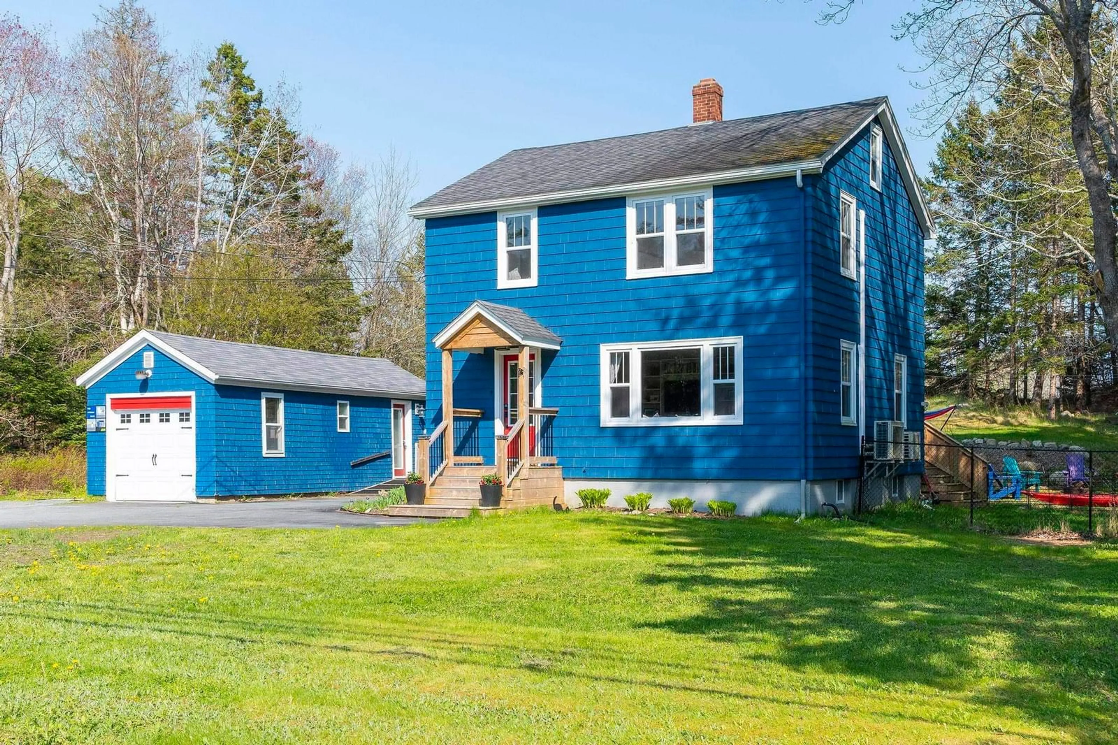 Home with vinyl exterior material, street for 13487 Peggys Cove Rd, Upper Tantallon Nova Scotia B3Z 2J4