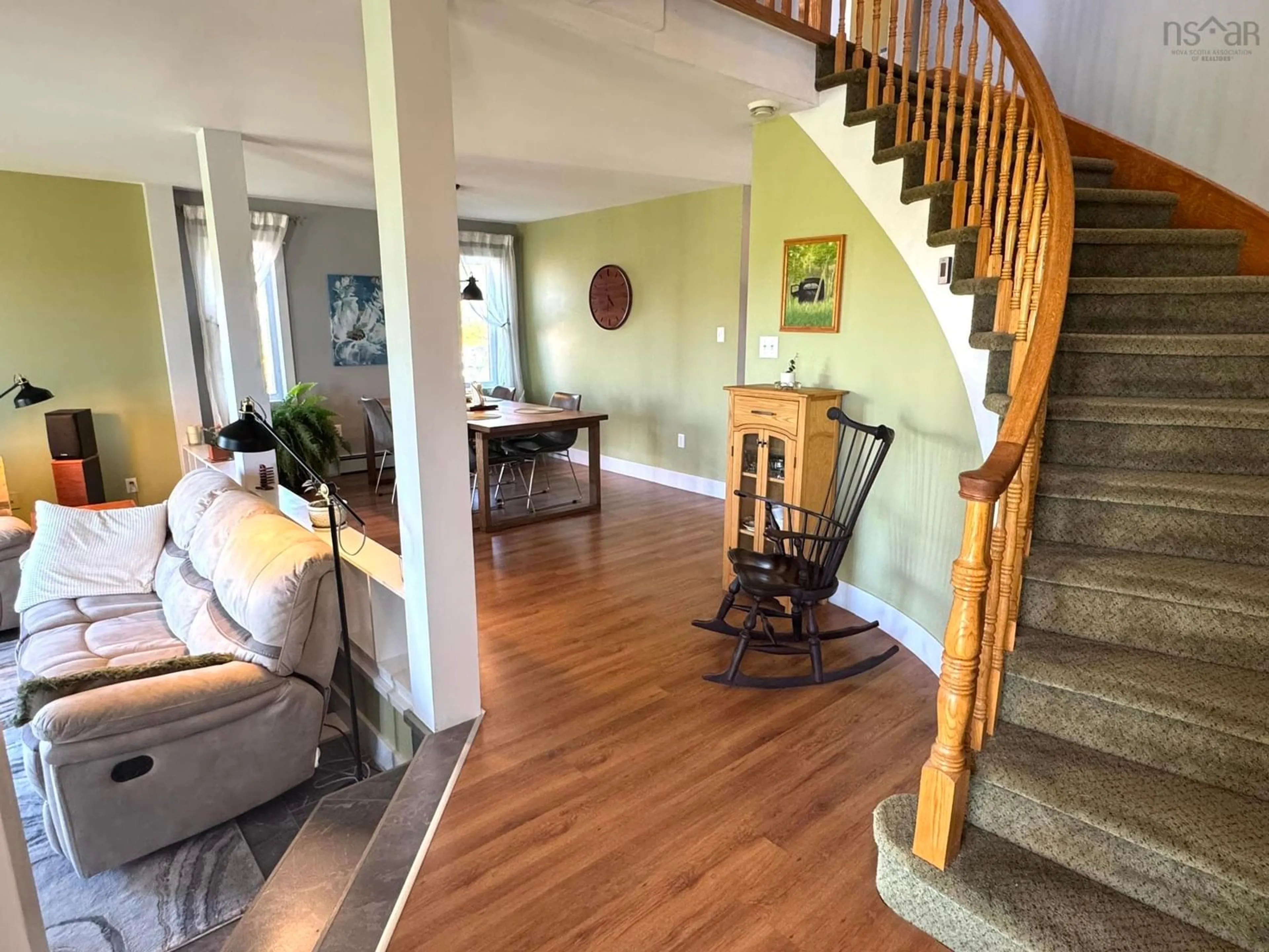 Indoor foyer for 386 West St, Milton Nova Scotia B0T 1P0