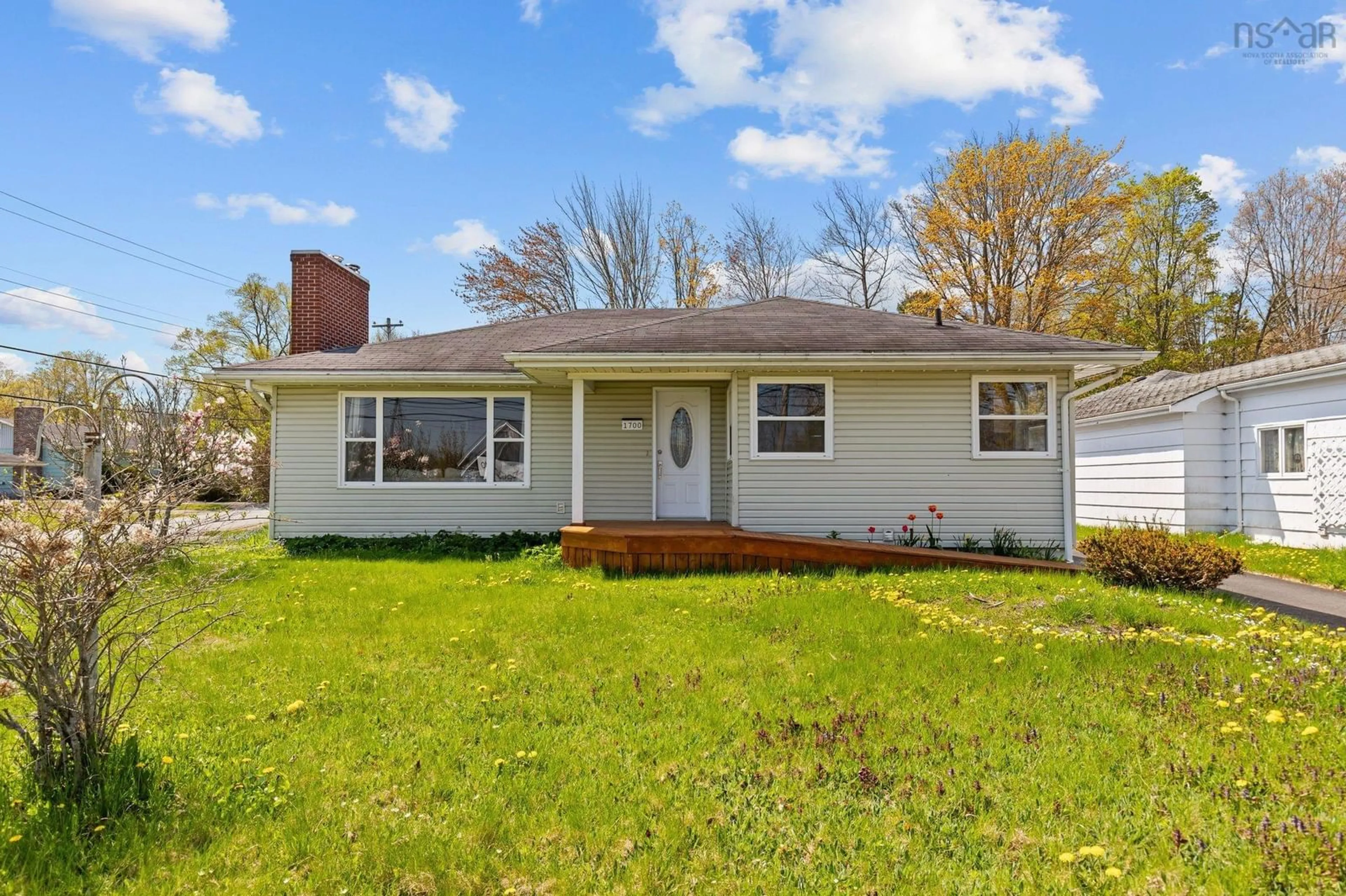 Home with vinyl exterior material, street for 1700 King St, Windsor Nova Scotia B0N 2T0