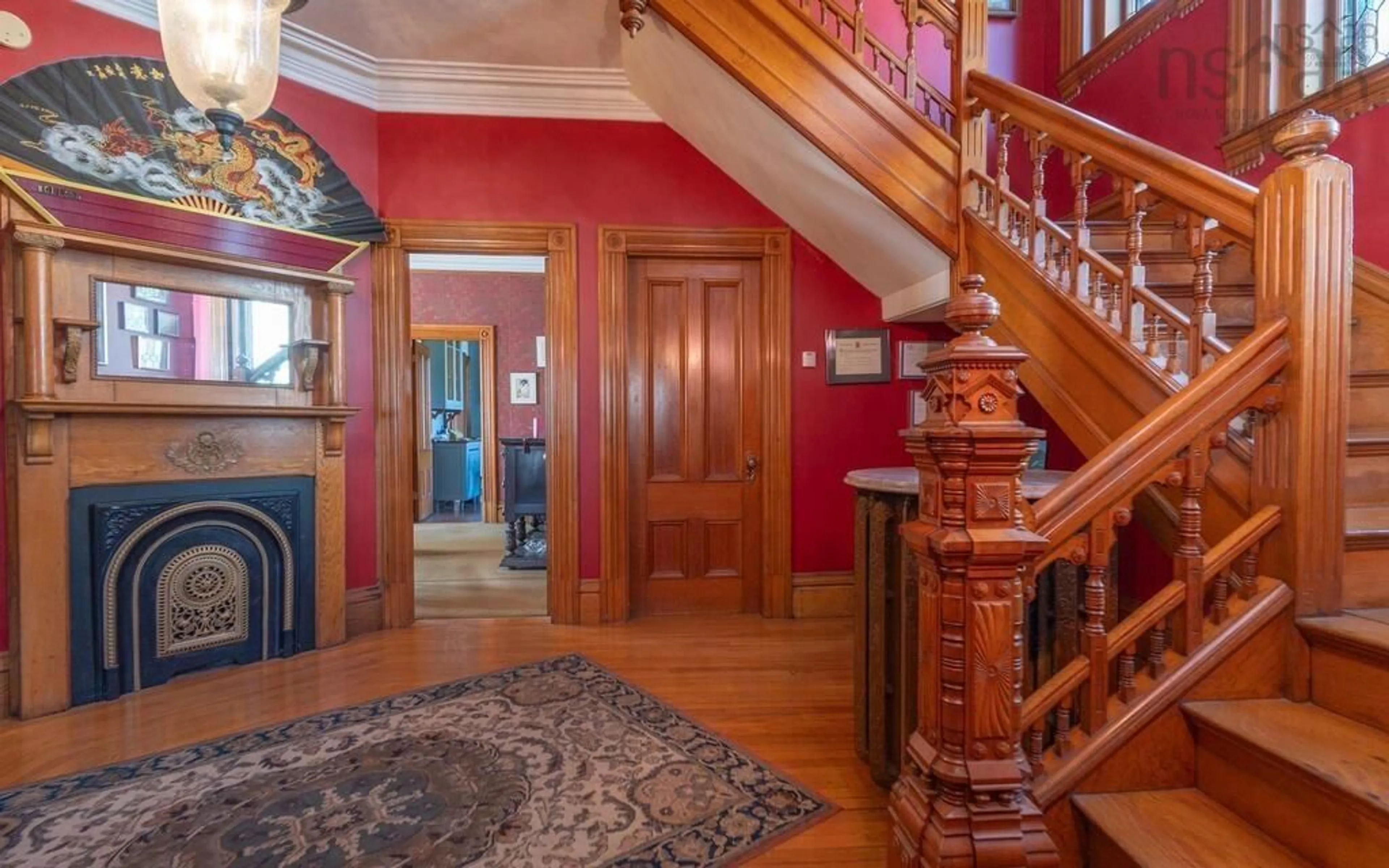 Indoor foyer for 17 Collins St, Yarmouth Nova Scotia B5A 3C7
