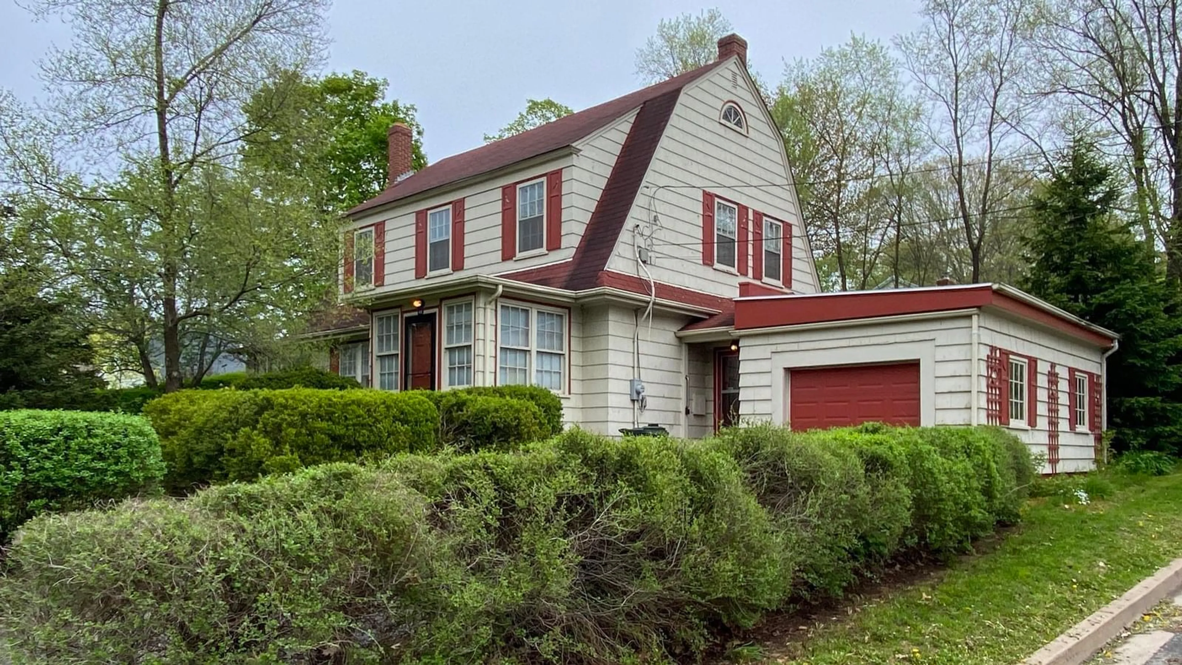 Home with vinyl exterior material, street for 40 Park St, Kentville Nova Scotia B4N 1M1