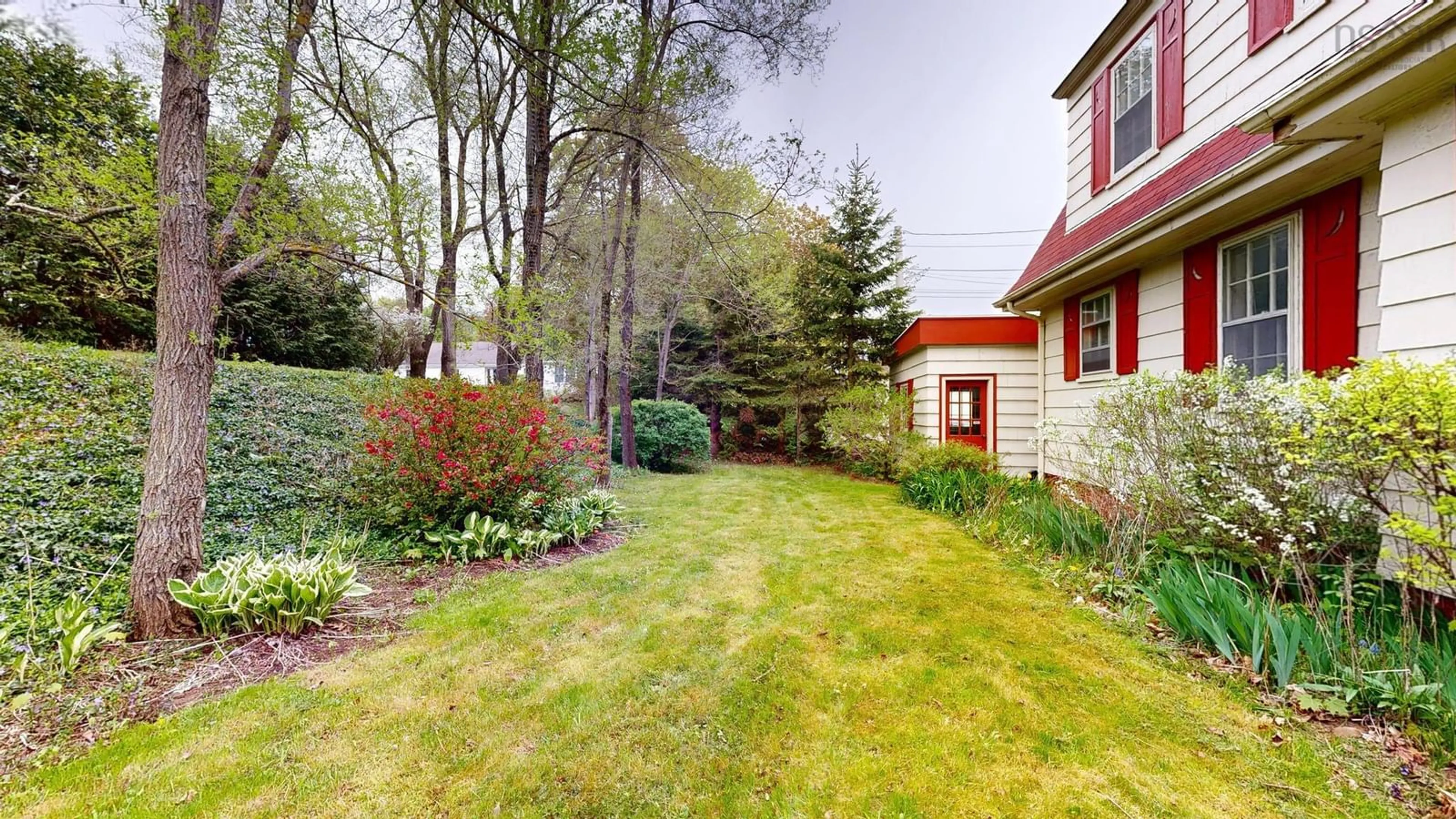 Patio, street for 40 Park St, Kentville Nova Scotia B4N 1M1