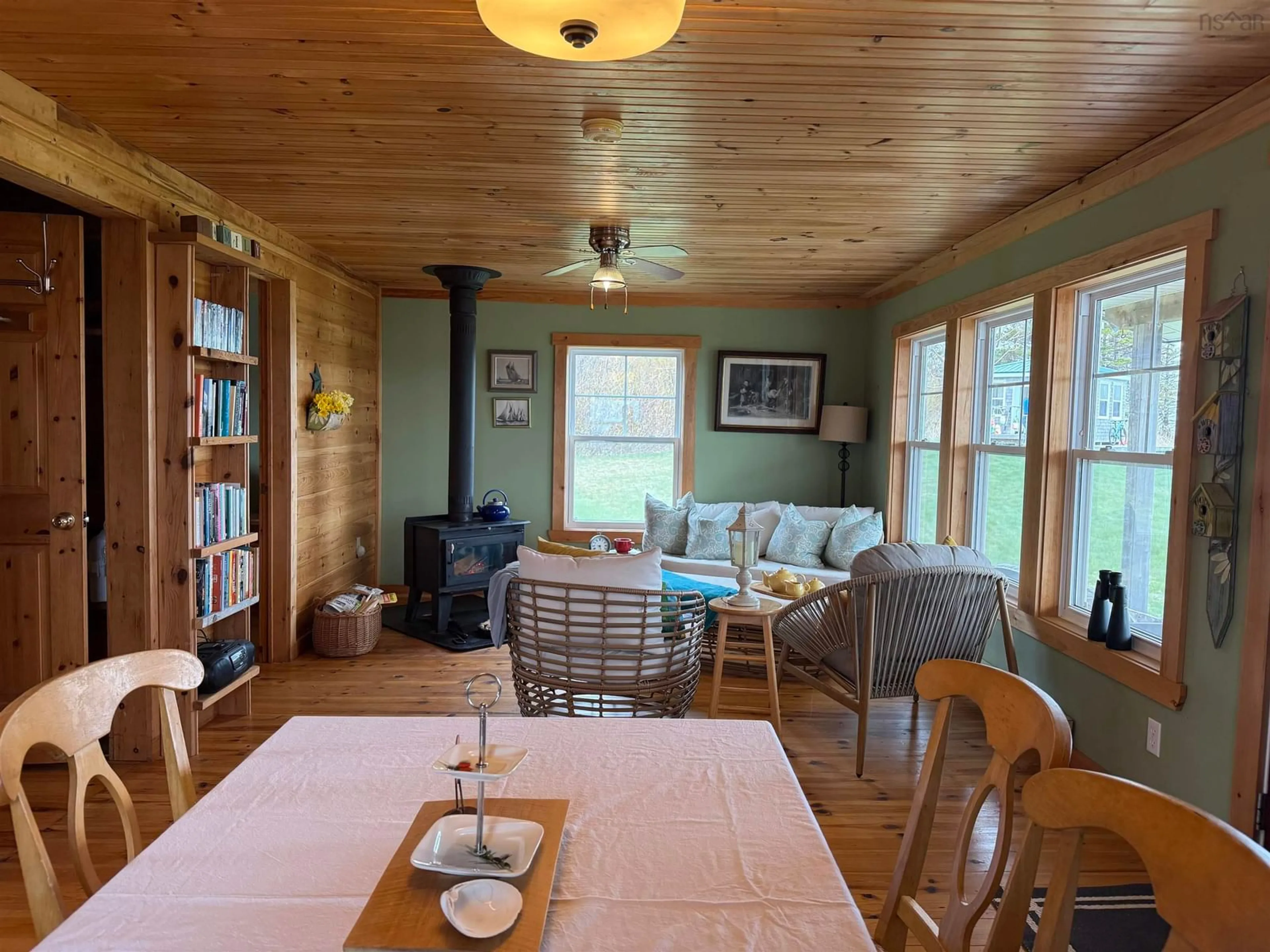 Dining room, wood/laminate floor for 325 B-58, Tracadie Island Nova Scotia B0H 1A0