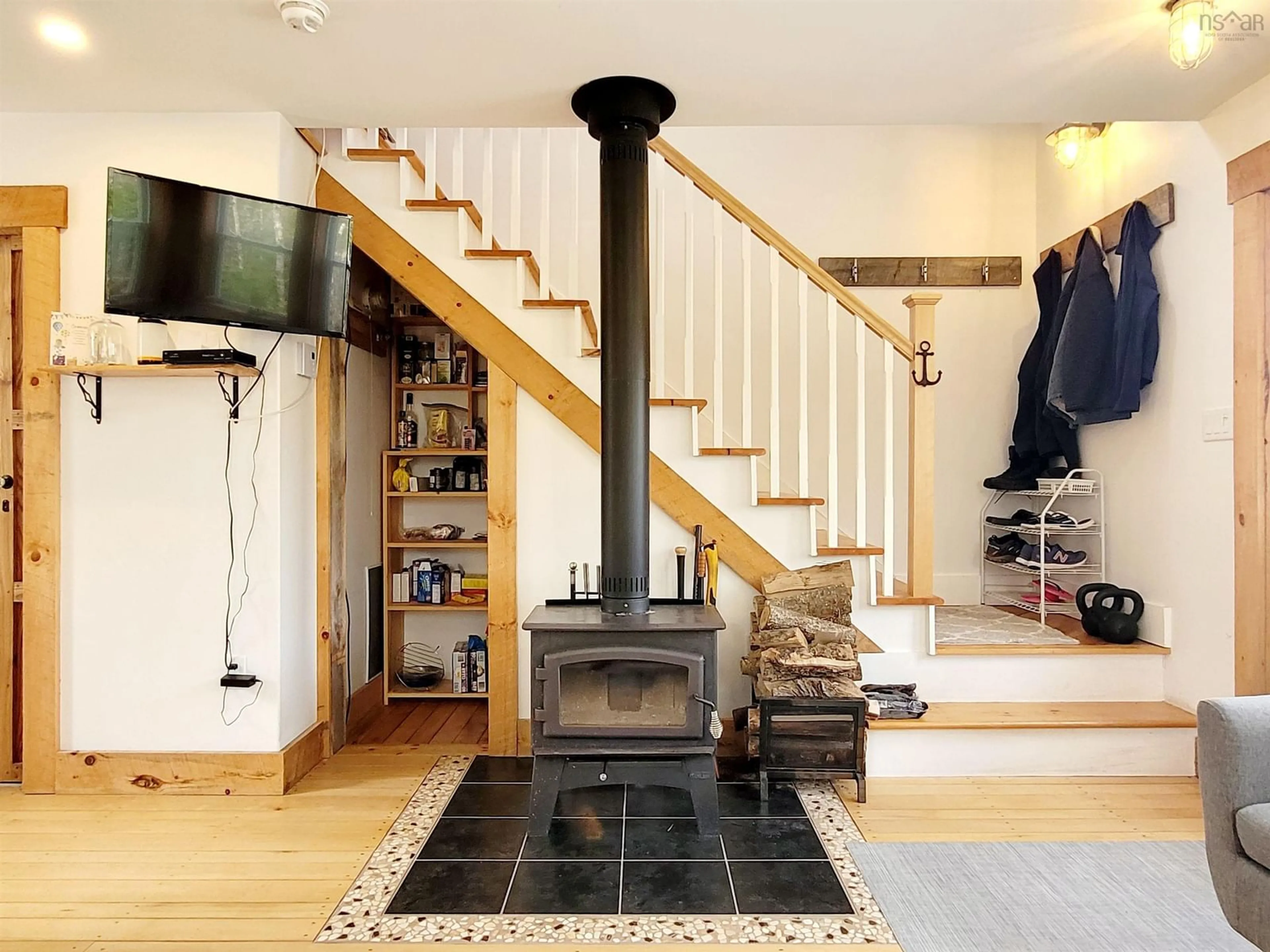 Indoor entryway for 83 Golden Horizon Dr, South West Port Mouton Nova Scotia B0T 1T0