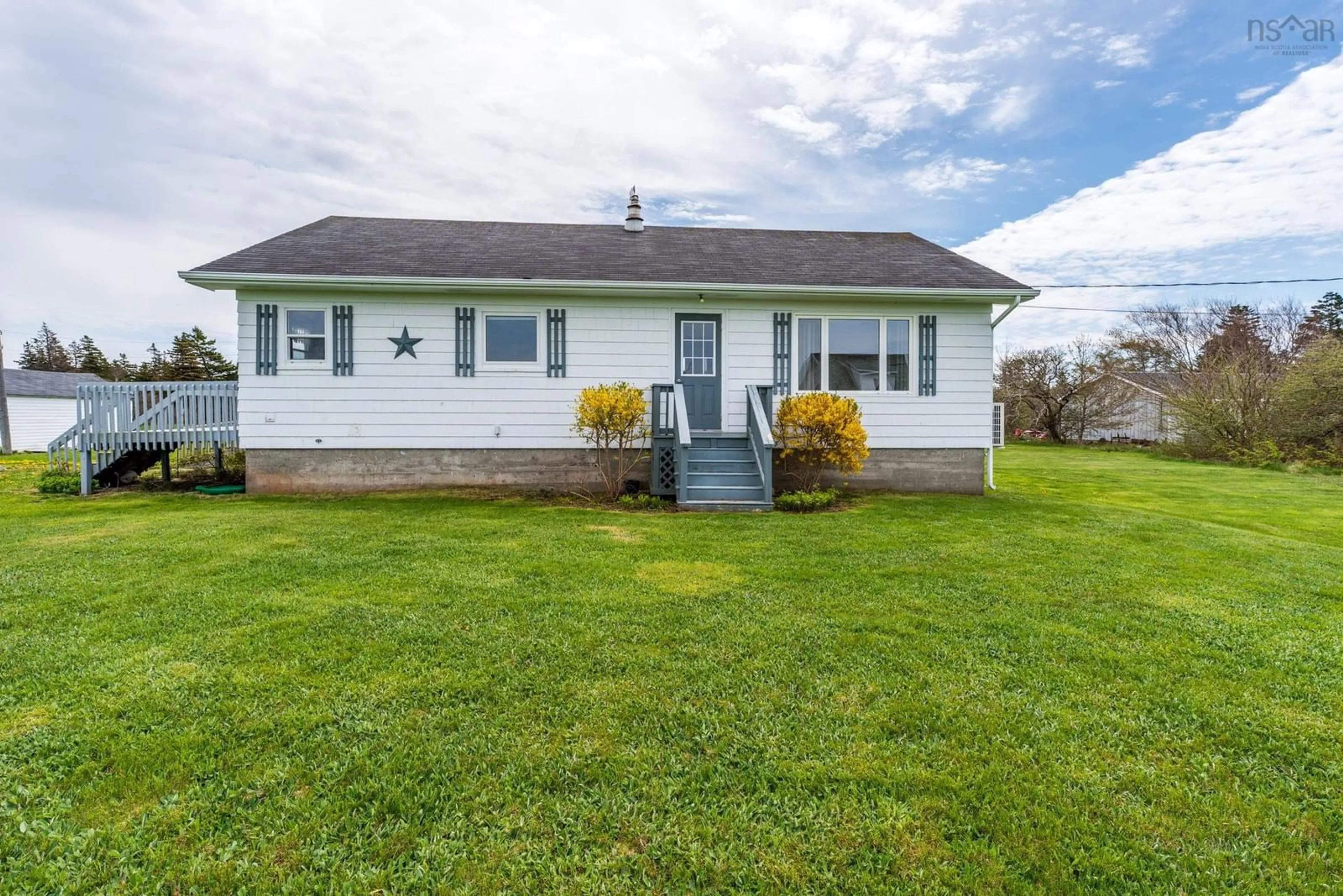 Home with vinyl exterior material, unknown for 3574 Highway 1, St. Bernard Nova Scotia B0W 3T0