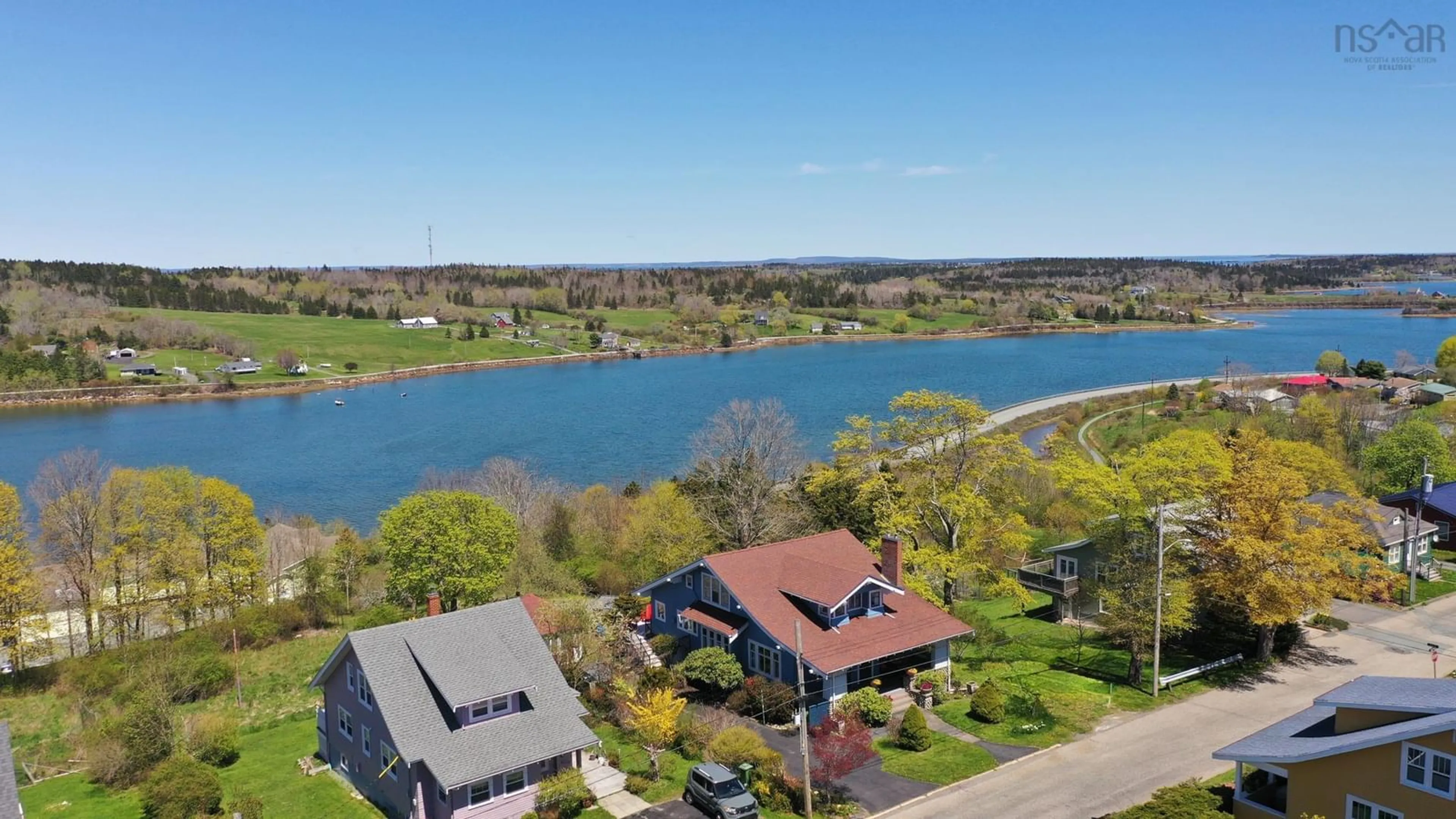 A pic from outside/outdoor area/front of a property/back of a property/a pic from drone, water/lake/river/ocean view for 91 Creighton St, Lunenburg Nova Scotia B0J 2C0