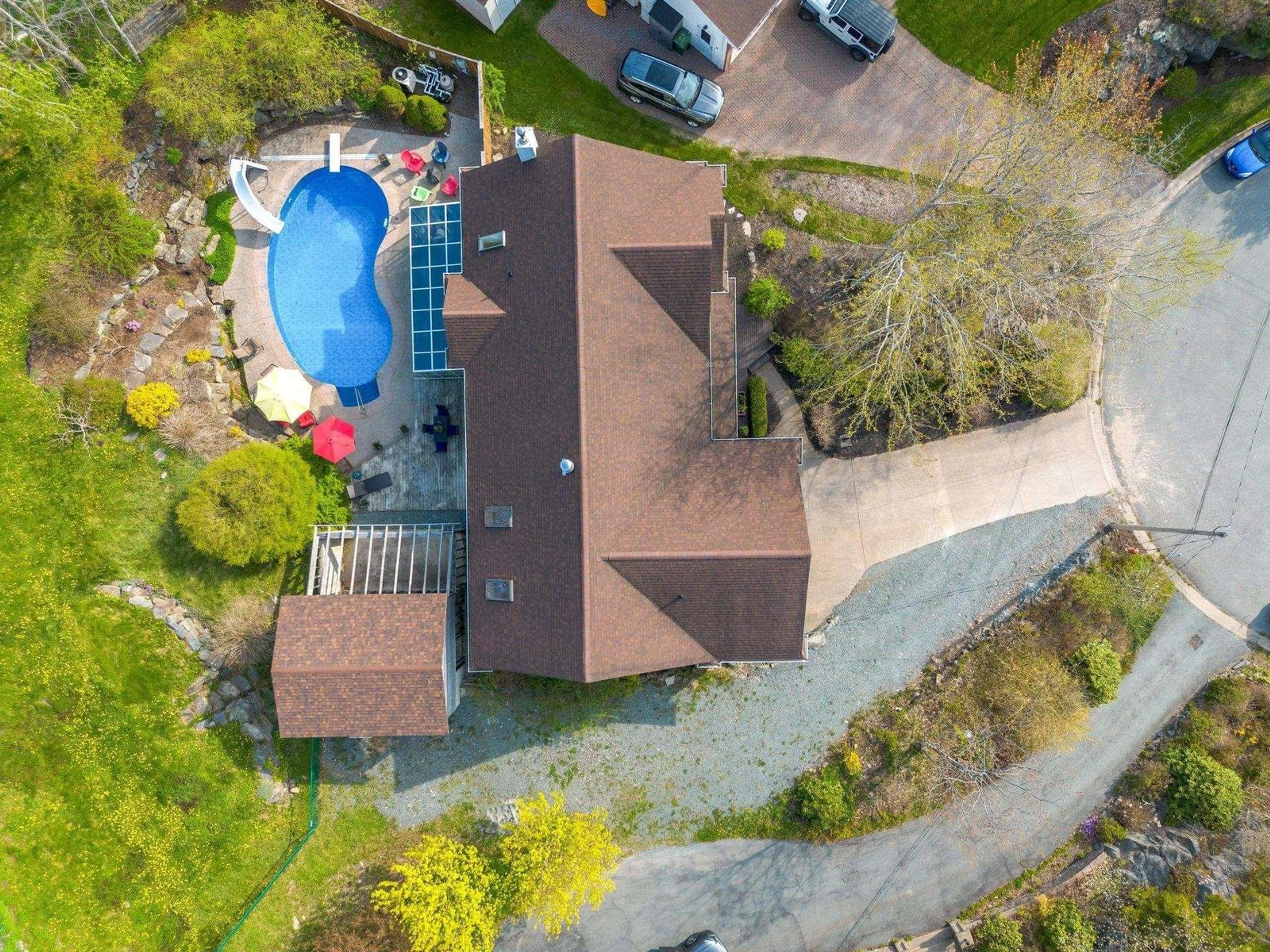 A pic from outside/outdoor area/front of a property/back of a property/a pic from drone, unknown for 39 Canfield Crt, Bedford Nova Scotia B4A 3S4