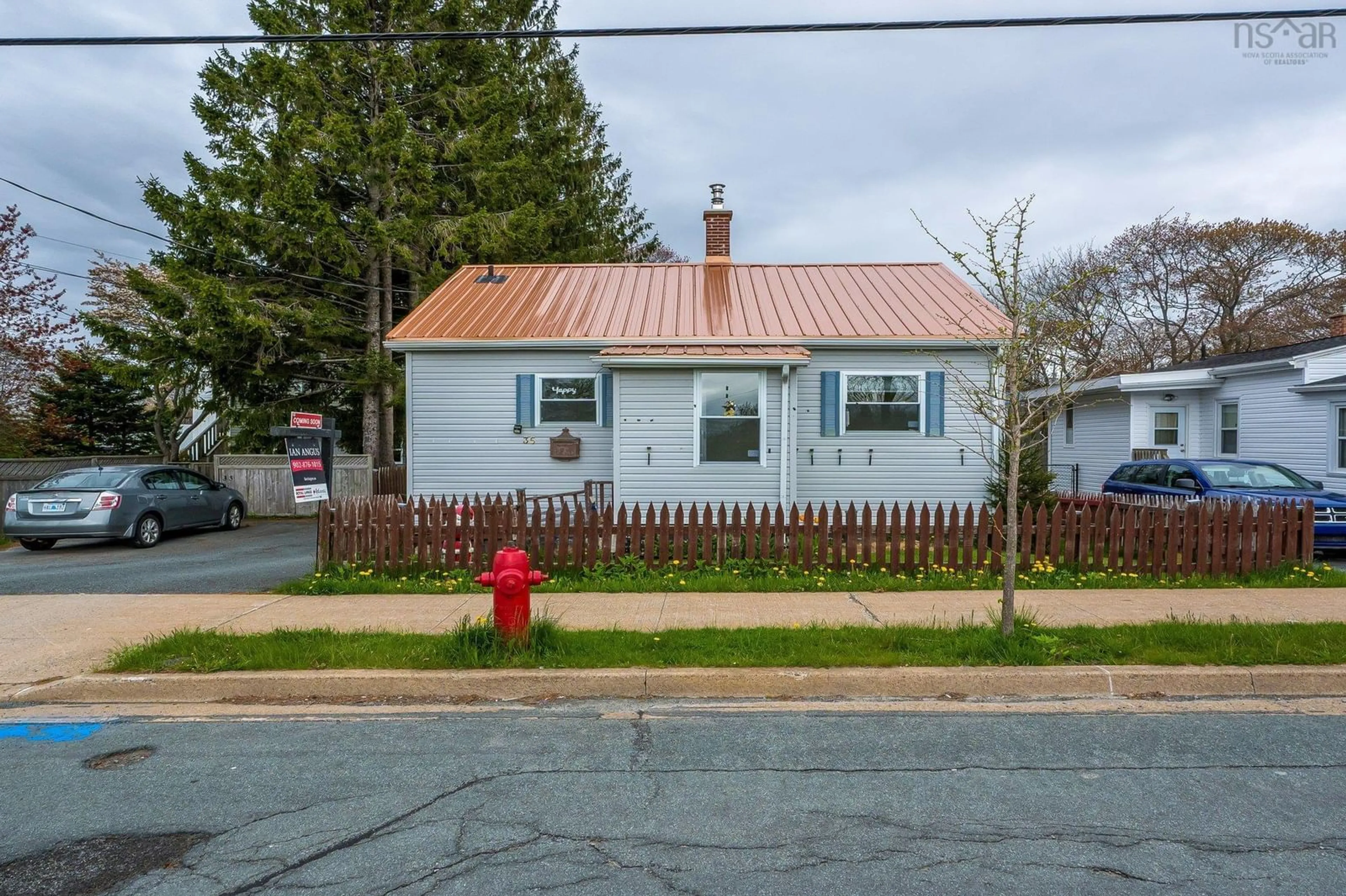Unknown for 35 Farrell St, Dartmouth Nova Scotia B3A 4B2