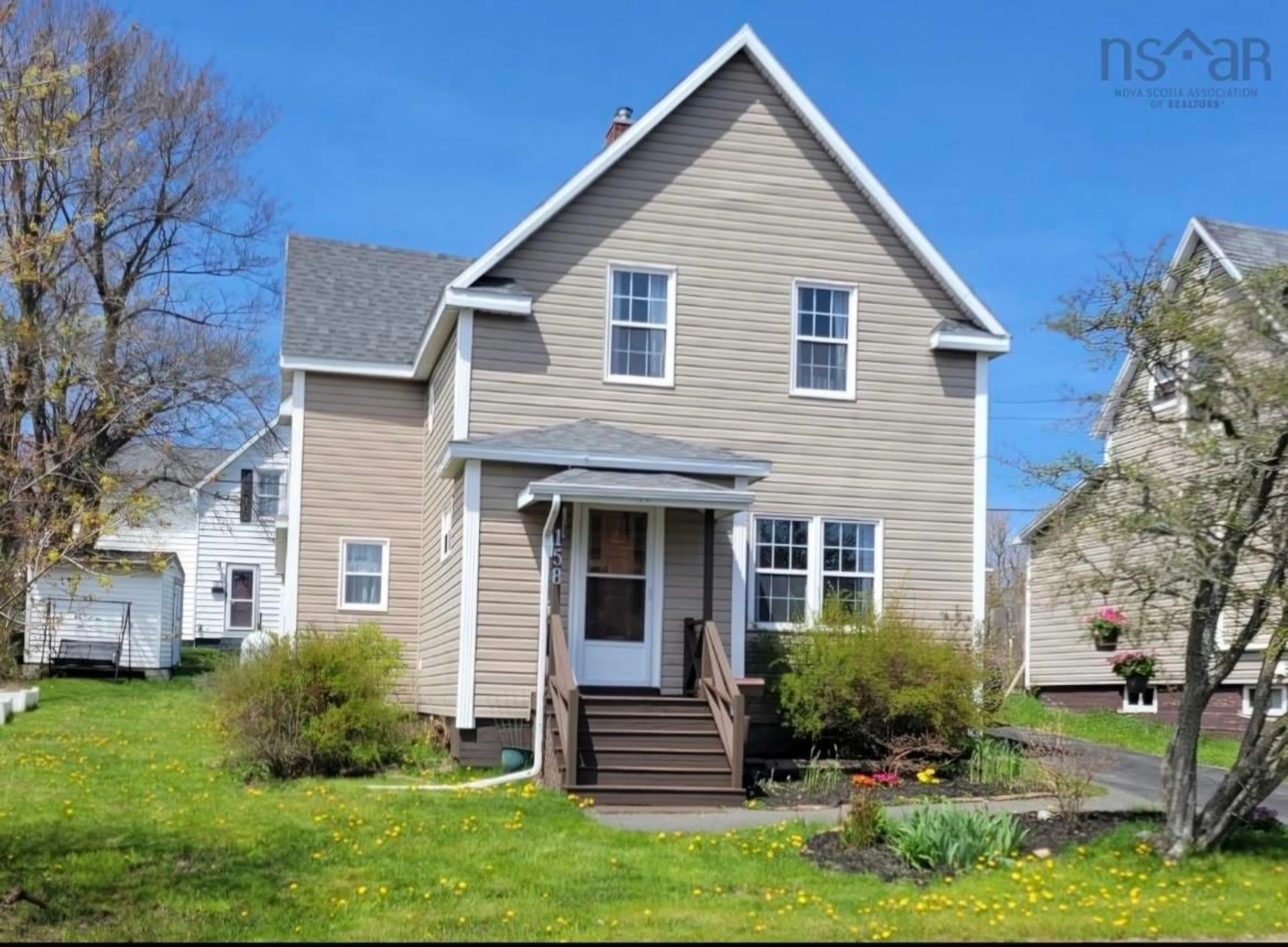 Home with vinyl exterior material, street for 158 Victoria St, Glace Bay Nova Scotia B1A 2Z8