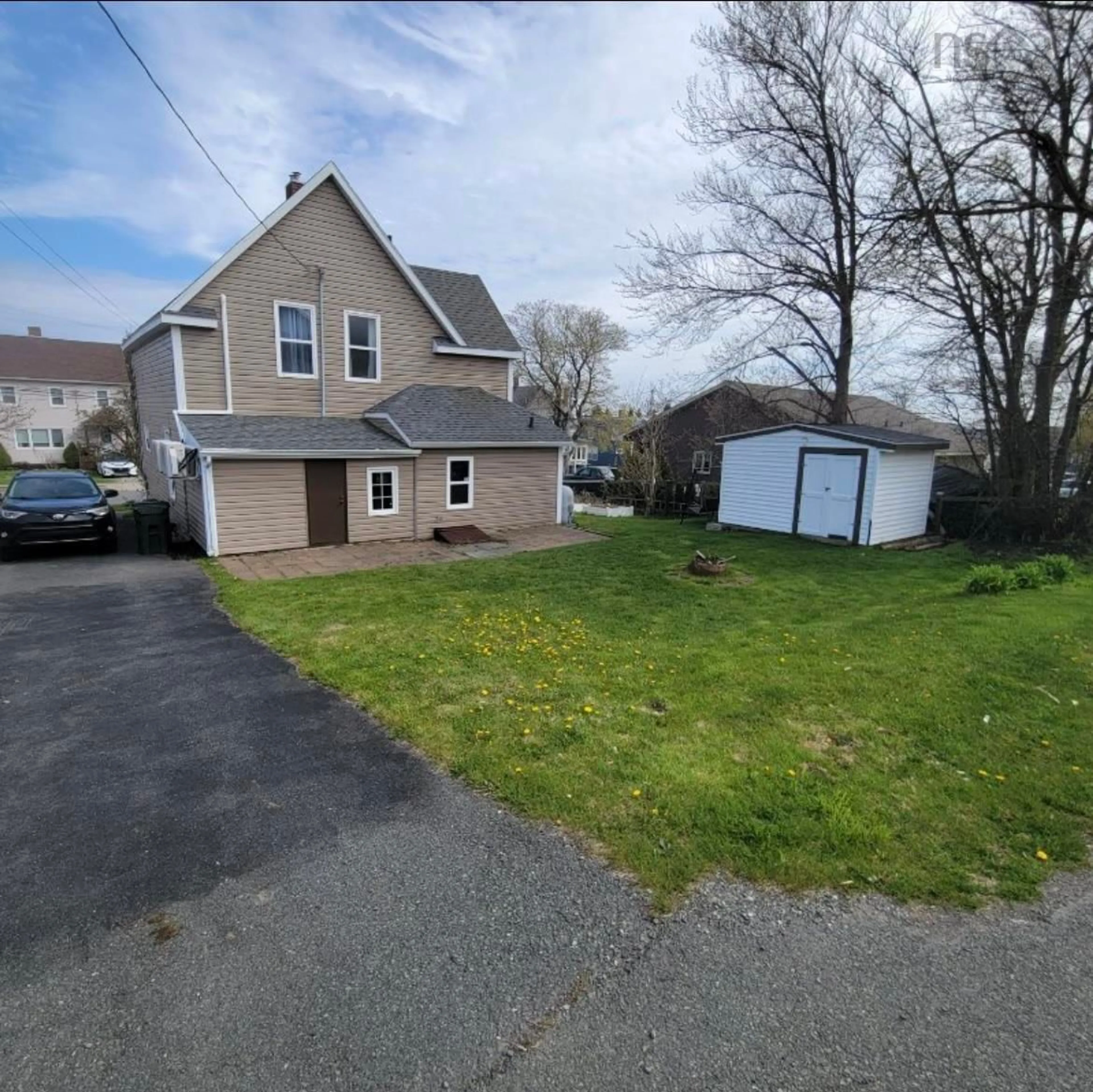A pic from outside/outdoor area/front of a property/back of a property/a pic from drone, street for 158 Victoria St, Glace Bay Nova Scotia B1A 2Z8