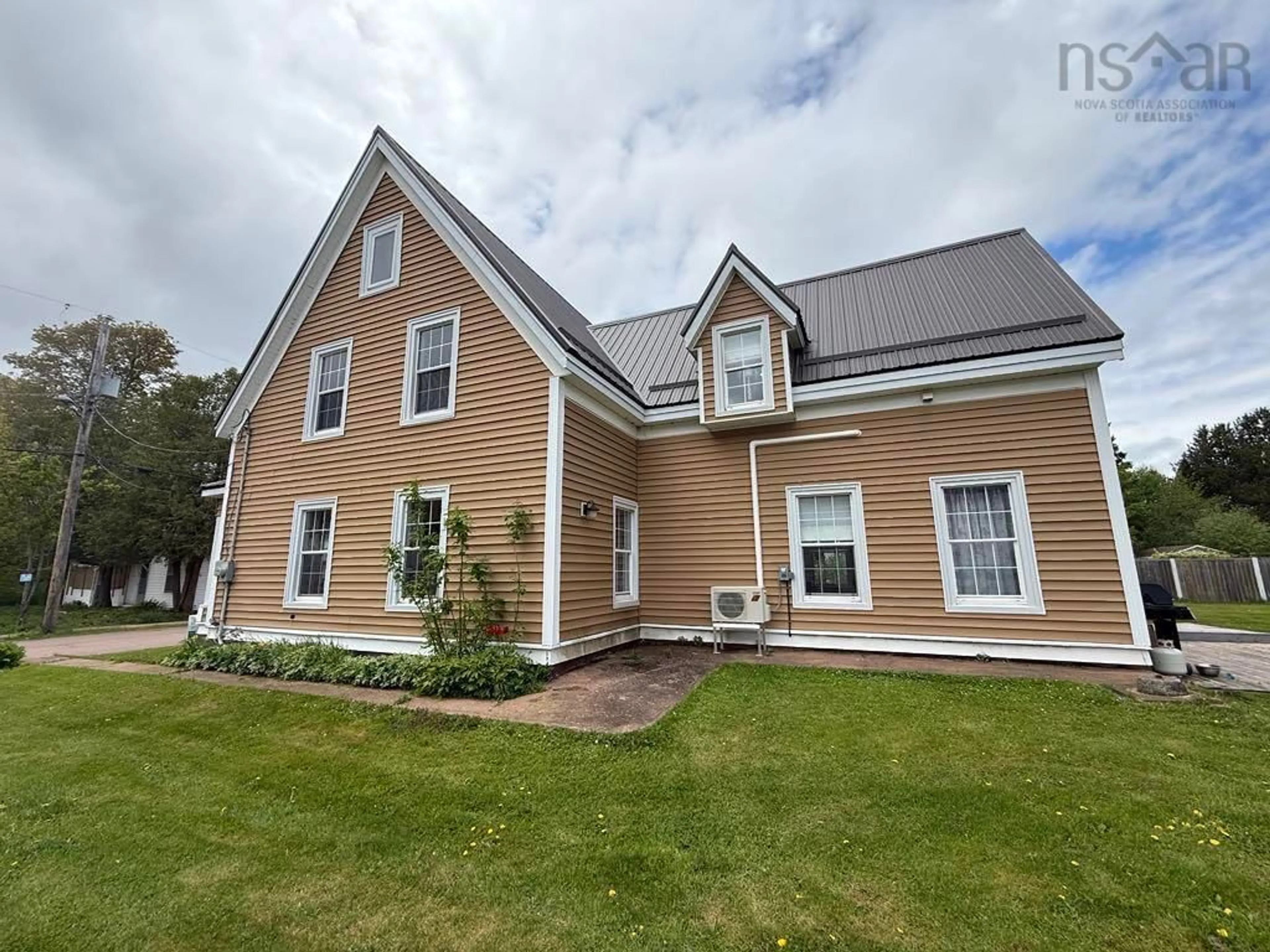 Home with brick exterior material, building for 115 James Street, Oxford Nova Scotia B0M 1P0