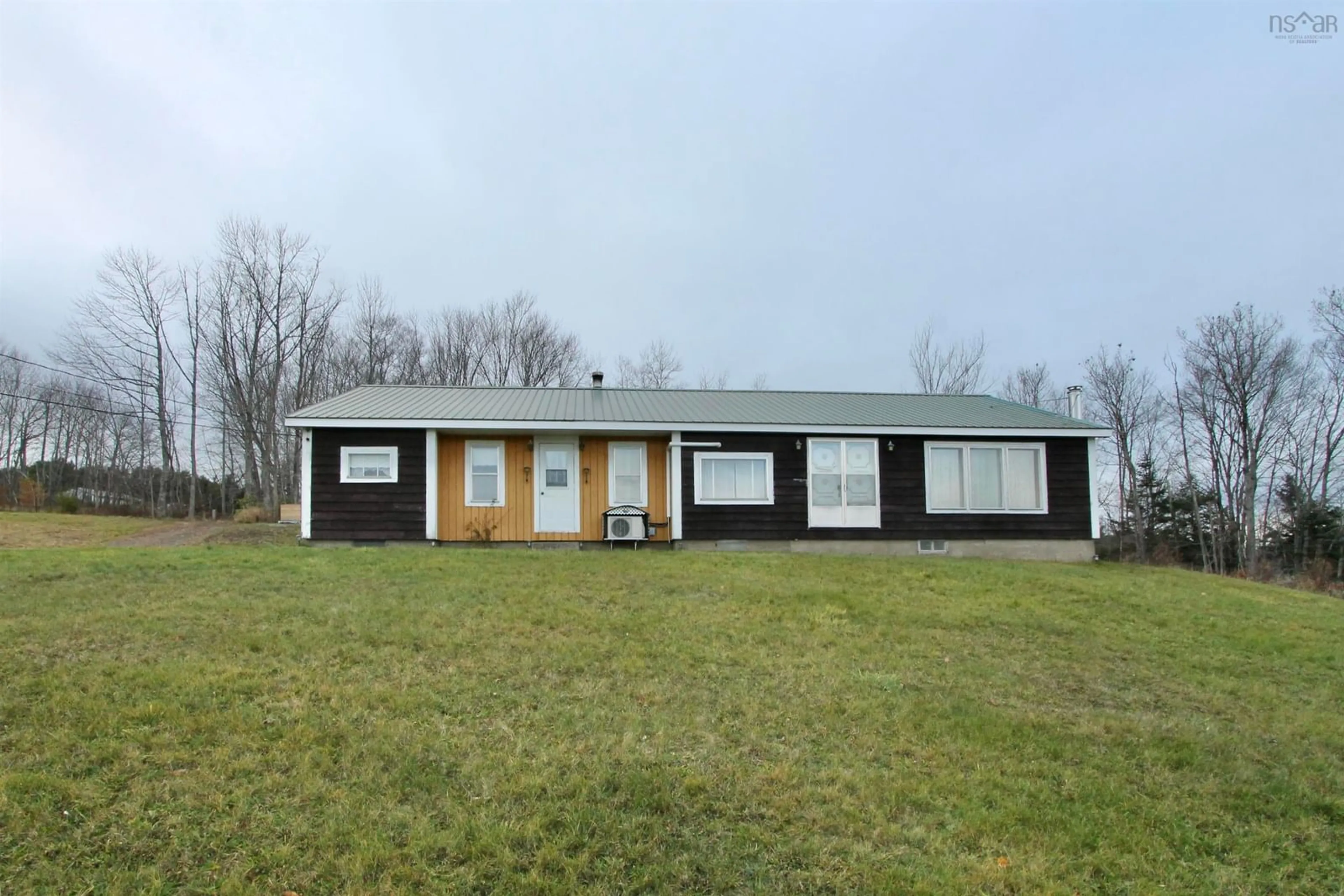 Home with vinyl exterior material, building for 1223 Conquerall Rd, Conquerall Mills Nova Scotia B4V 6C7