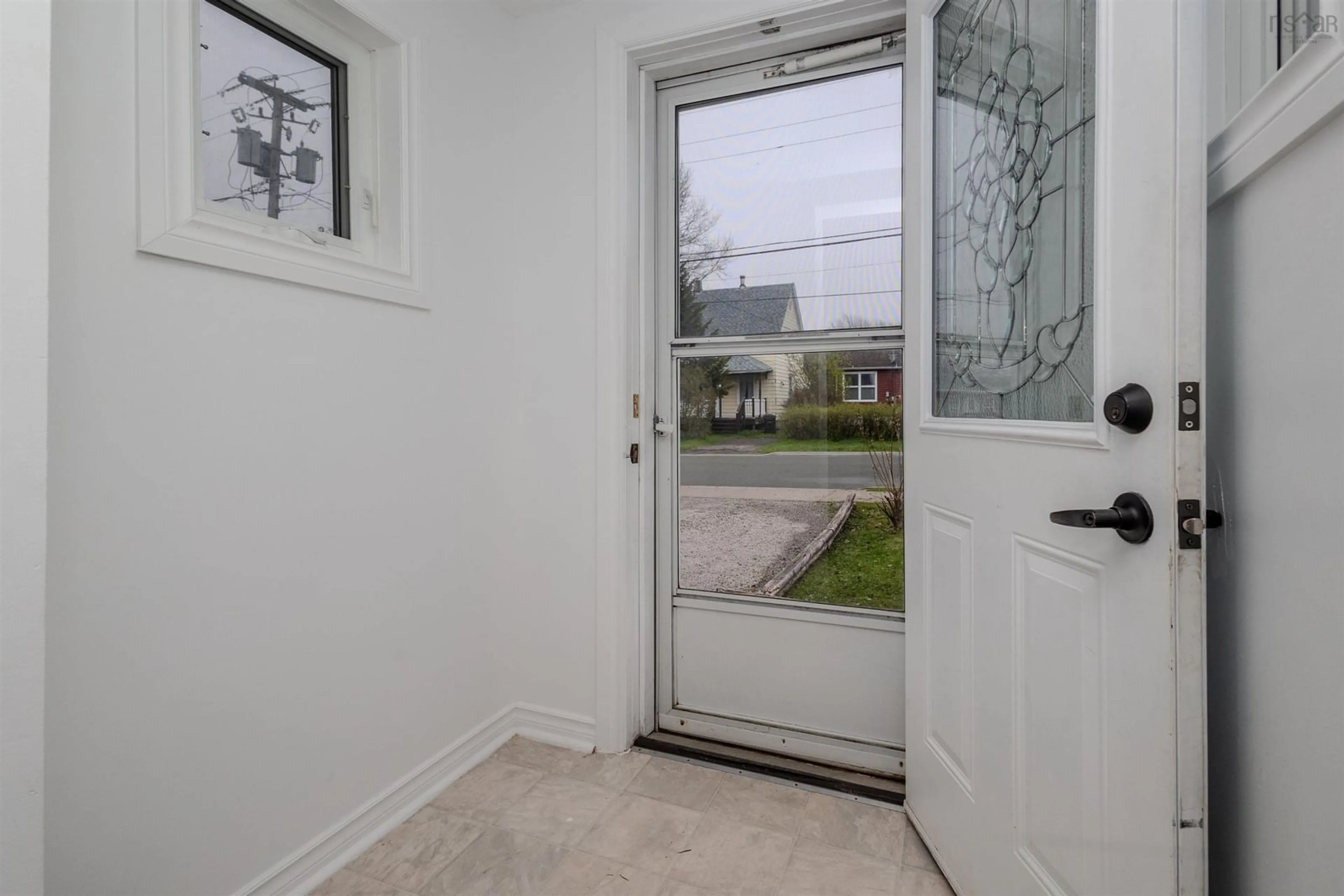 Indoor entryway for 59 Davenport Rd, Sydney Nova Scotia B1P 5L5